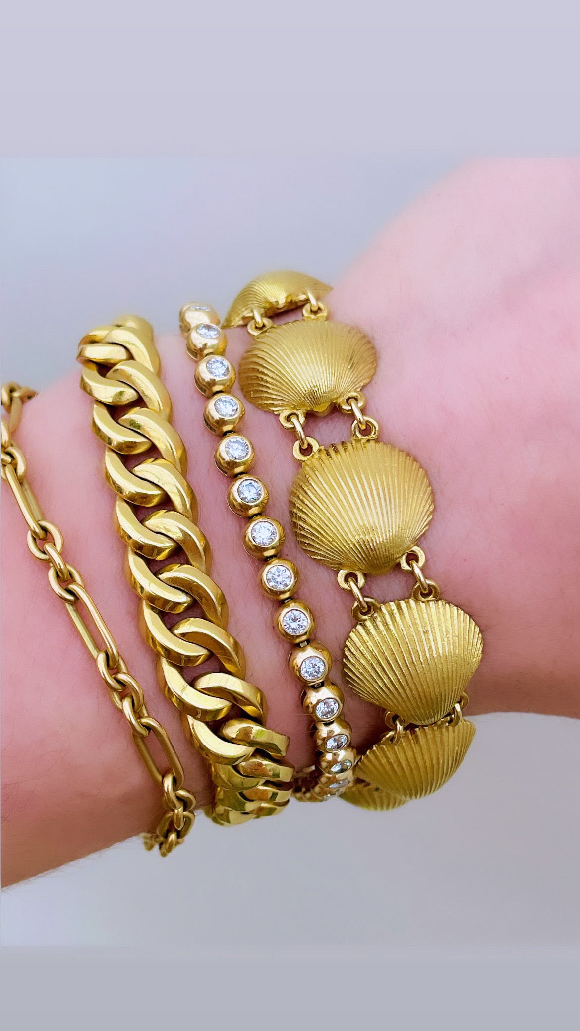 Vintage yellow 18K gold shell bracelet, 7.5 inch