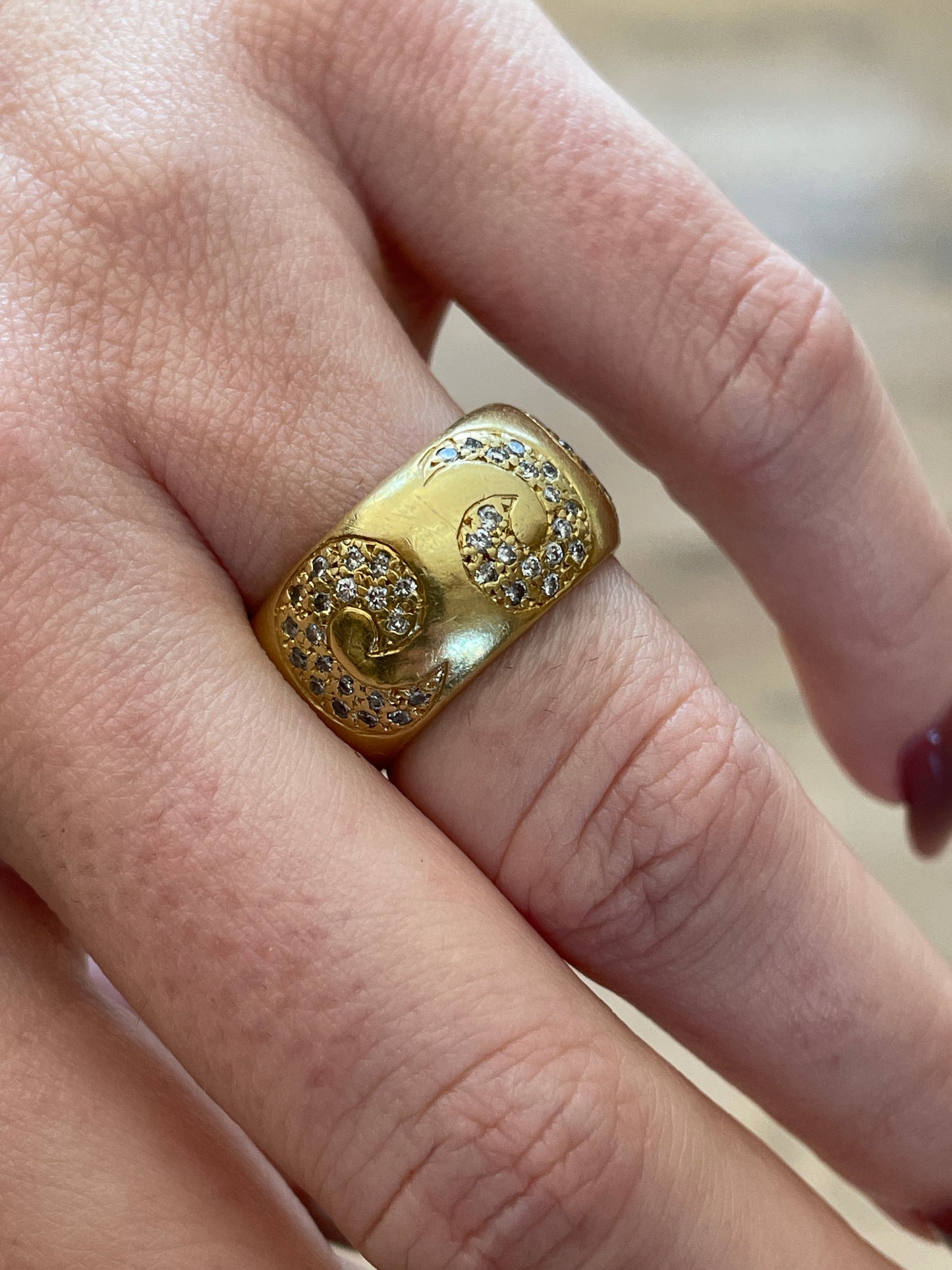 Vintage yellow 18K gold Cancer .57 ctw diamond ring, size 6.25