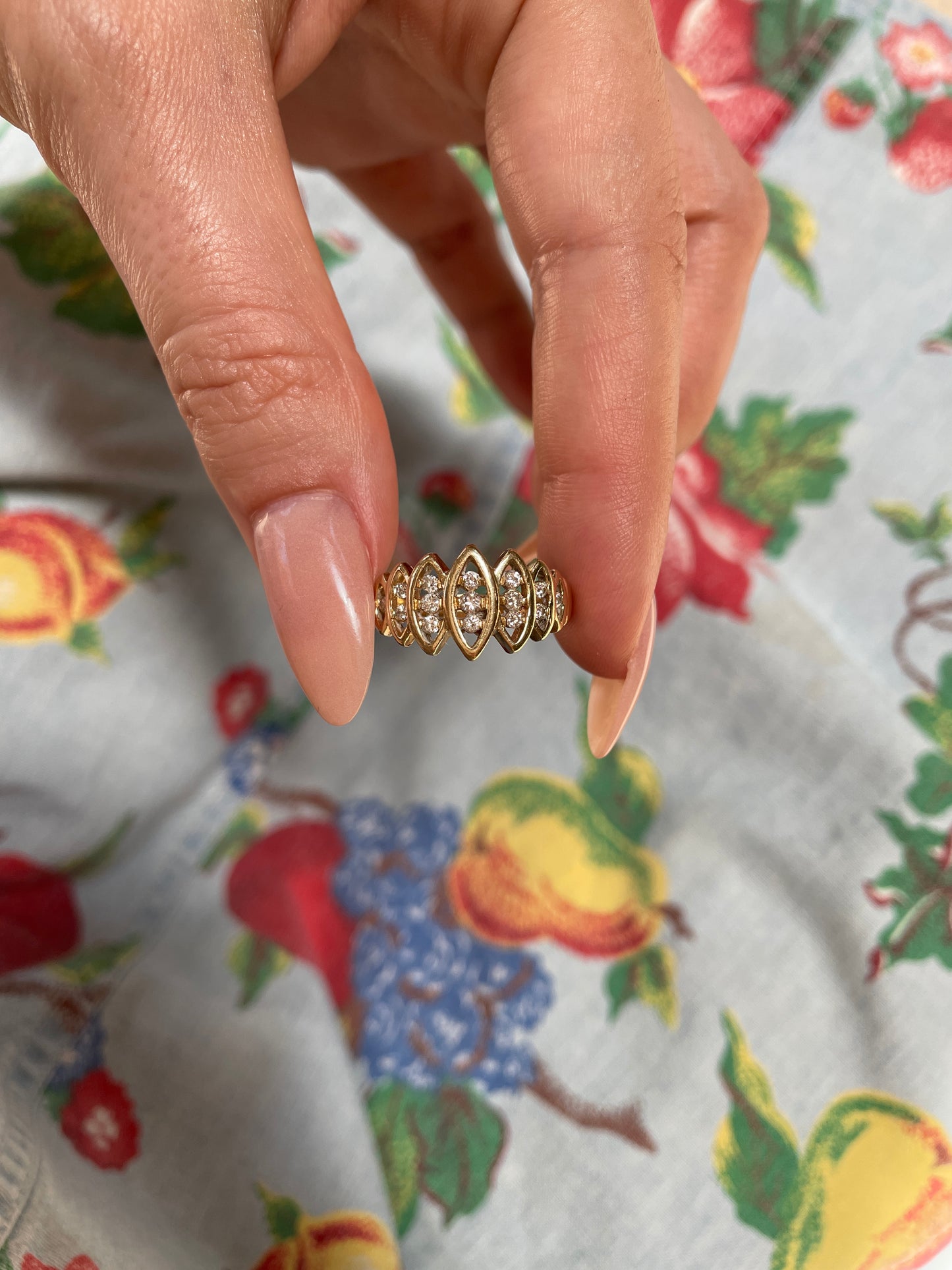 Vintage yellow 14K peapod .3 ctw diamond ring, size 9.25