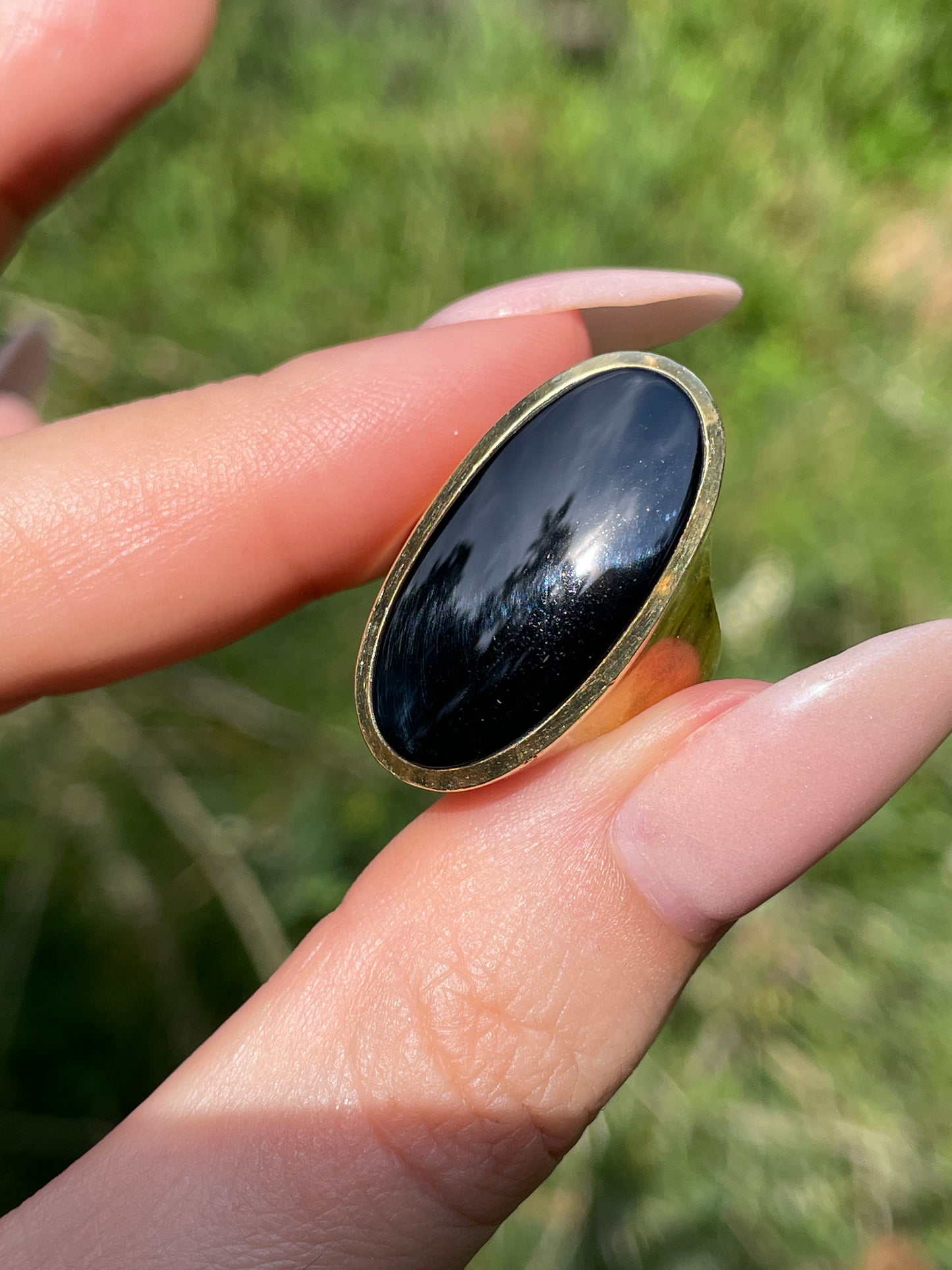 Vintage yellow 14K onyx inlay oval signet ring, size 6.25-6.5