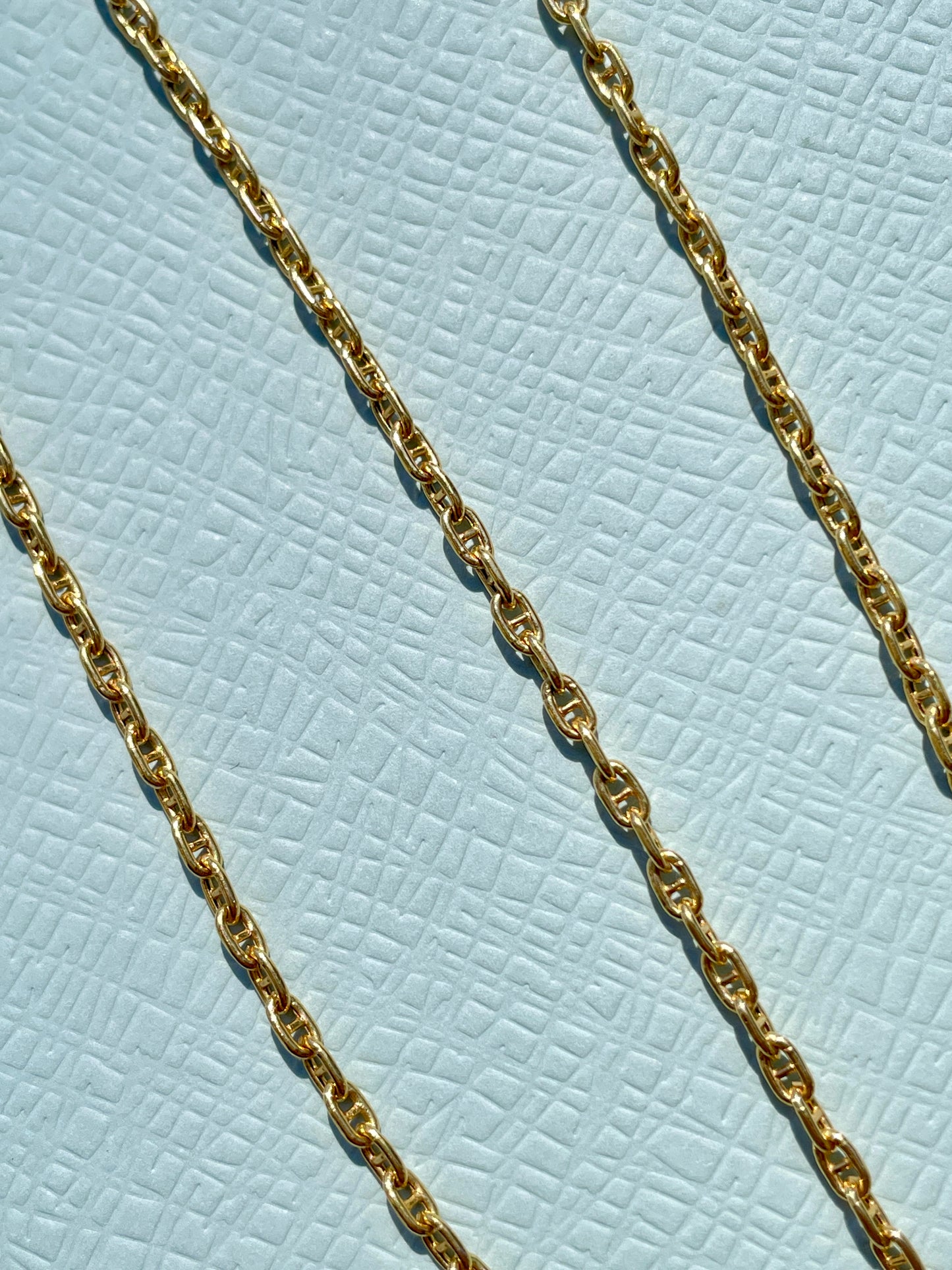 Vintage yellow 14K gold mini mariner link chain, 18 inch
