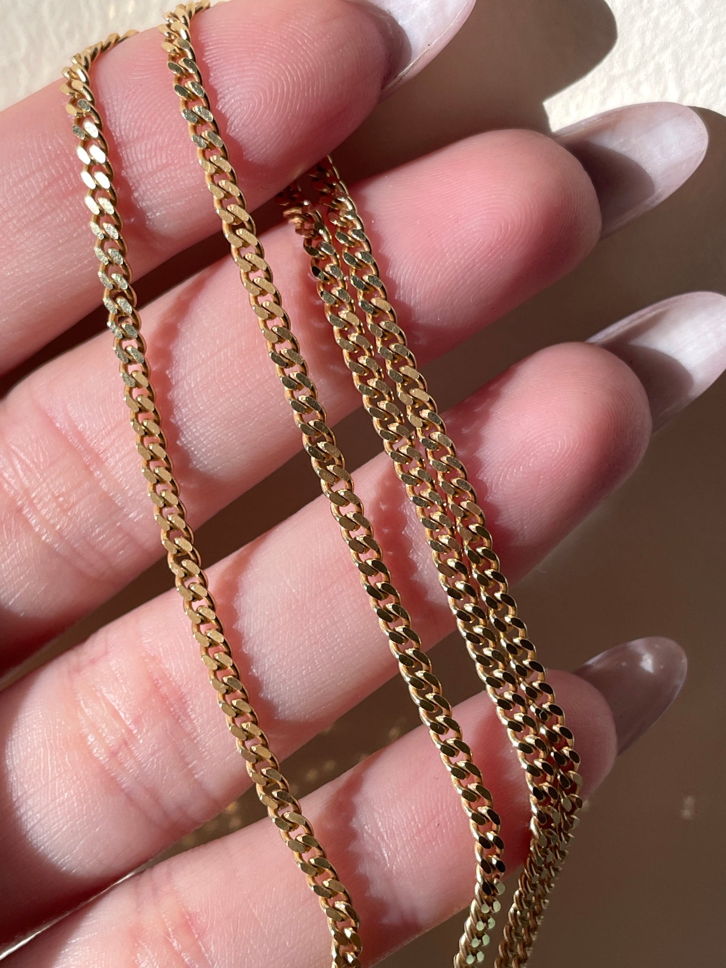 Vintage yellow 18K gold solid curb link chain, 23 and 5/8 inch