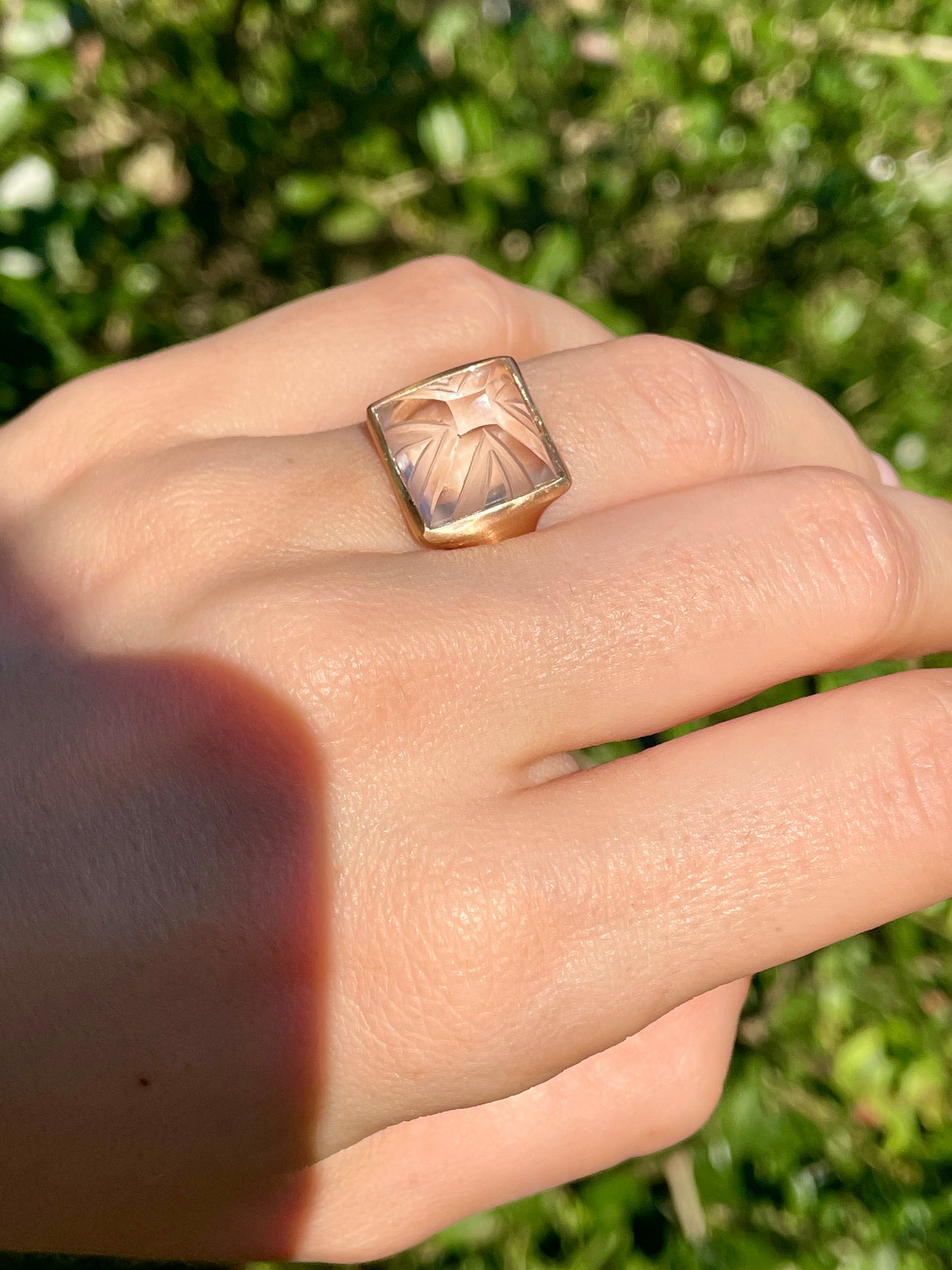 Vintage yellow 14K sugarloaf rock crystal bezel set ring, size 6