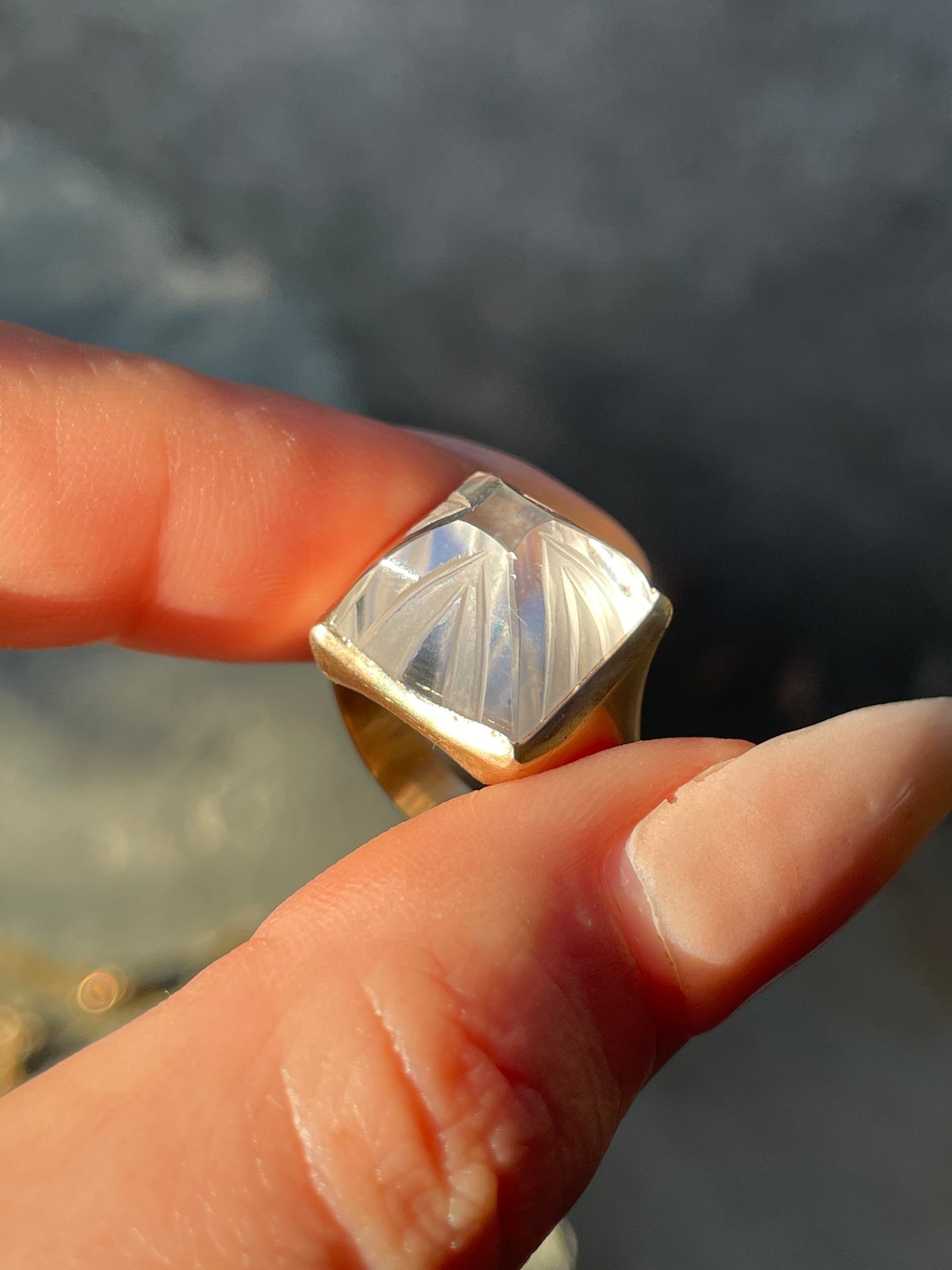 Vintage yellow 14K sugarloaf rock crystal bezel set ring, size 6