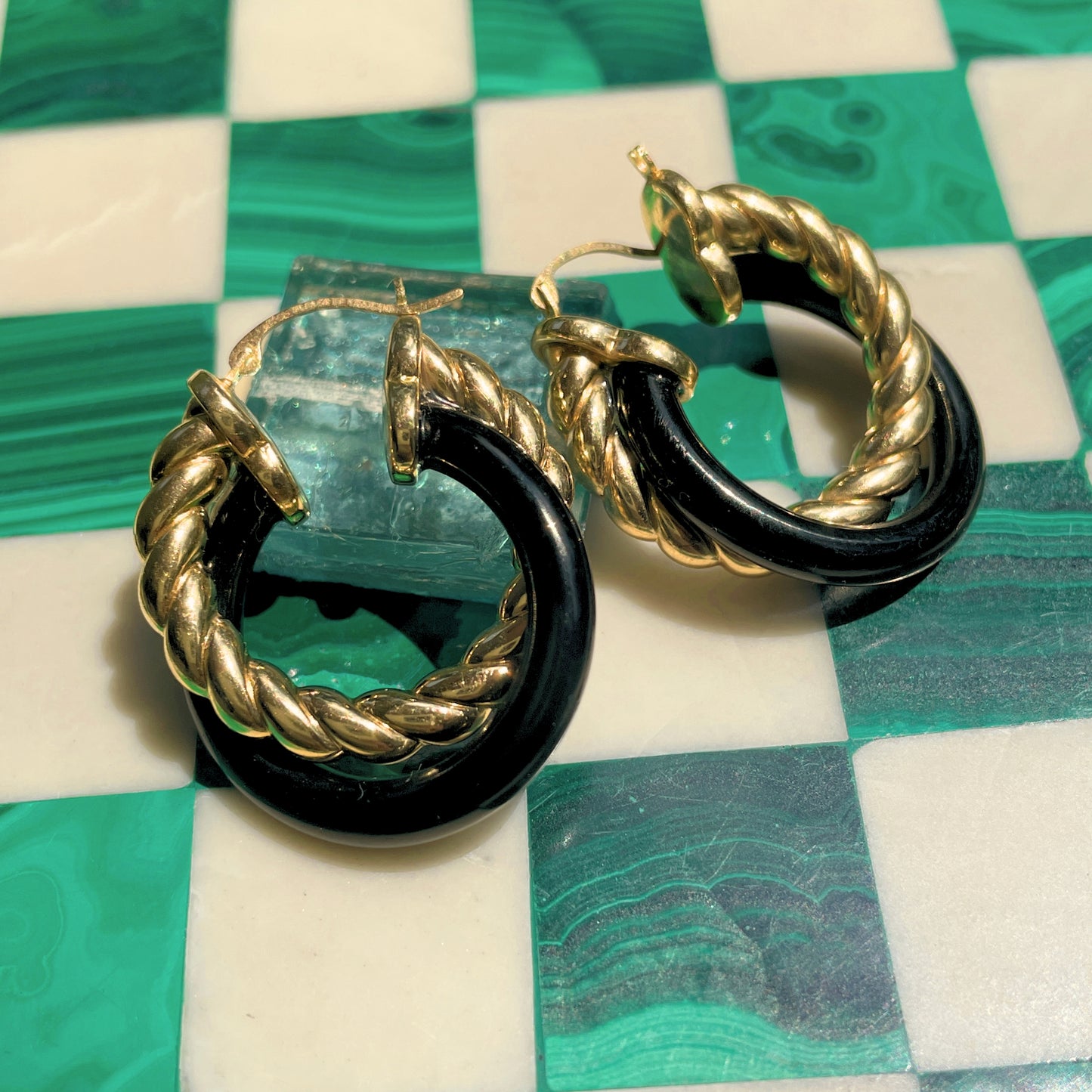 Vintage yellow 14K gold twist and onyx hoop earrings