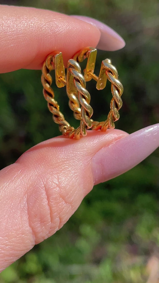 Vintage yellow 14K twist hinge hoops, .8 inch