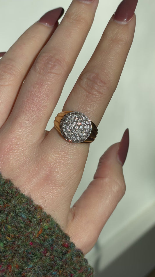 Vintage yellow 18K gold and platinum approx 1.2 ctw diamond dot signet ring with ribbed shoulders, size 7.75