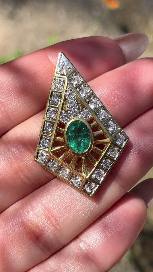 Vintage yellow 18K approx 2.25 ctw diamond and .85 ctw emerald kite shape slider pendant
