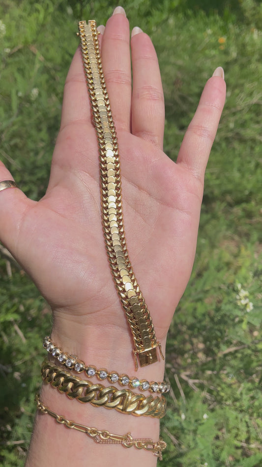 Vintage yellow 18K Gübelin curb bracelet with crescent moon detail, 7.5 inch