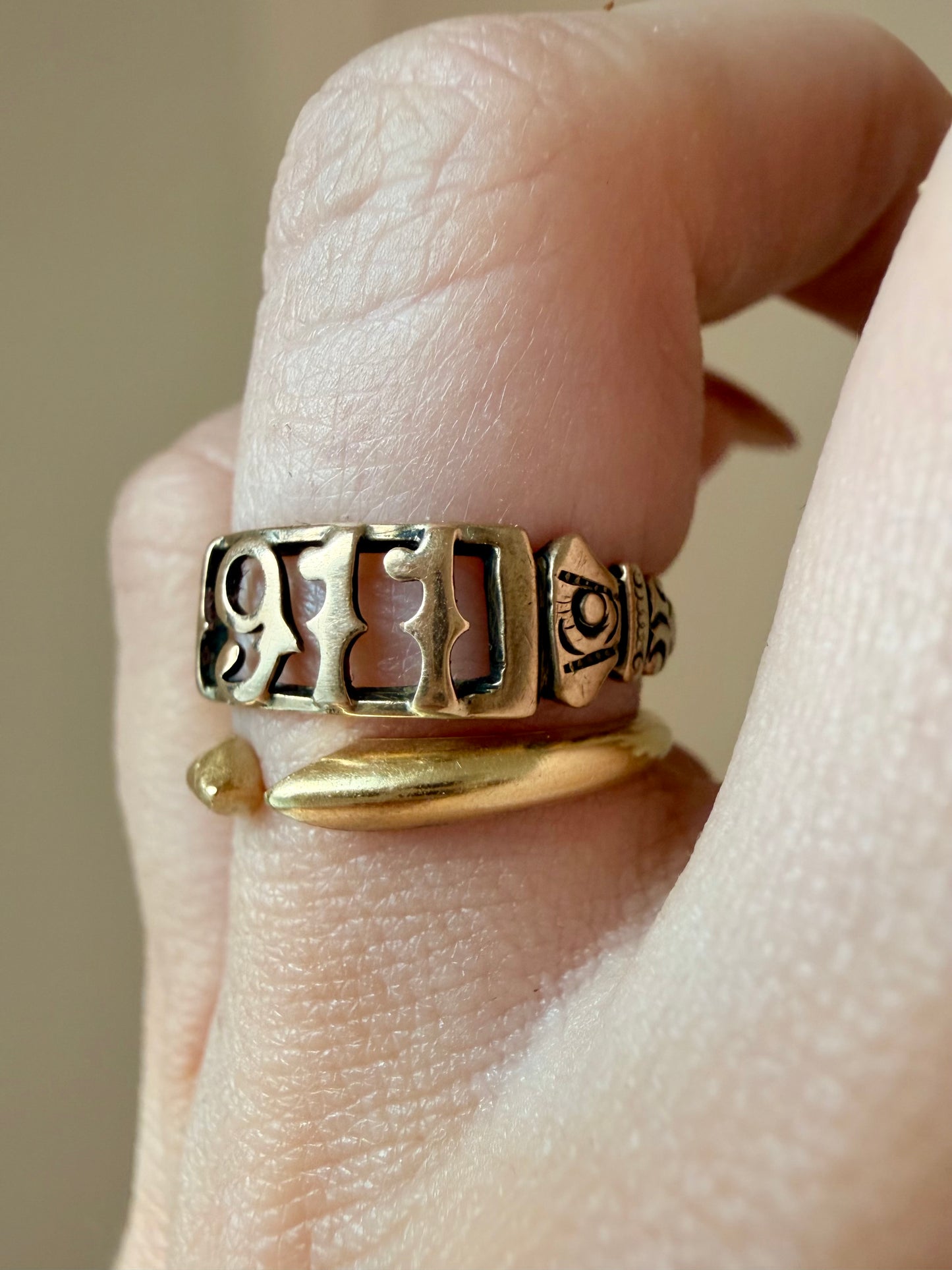 Antique rosy yellow 10K gold 1911 date band, size 6
