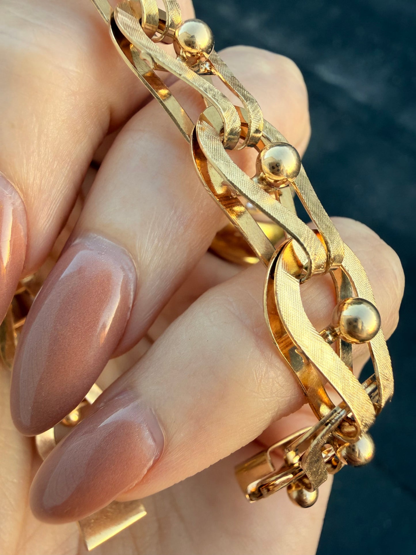 Vintage yellow 14K textured open link bracelet with ball detail, 8 inch sizable