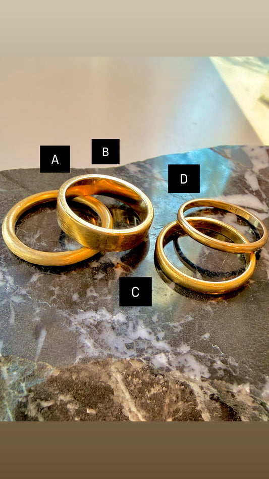 Vintage yellow 18K bands (assorted)