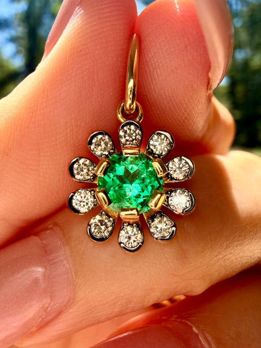 3GOG Natural Colombian Emerald Garden Party Flower Pendant 18K