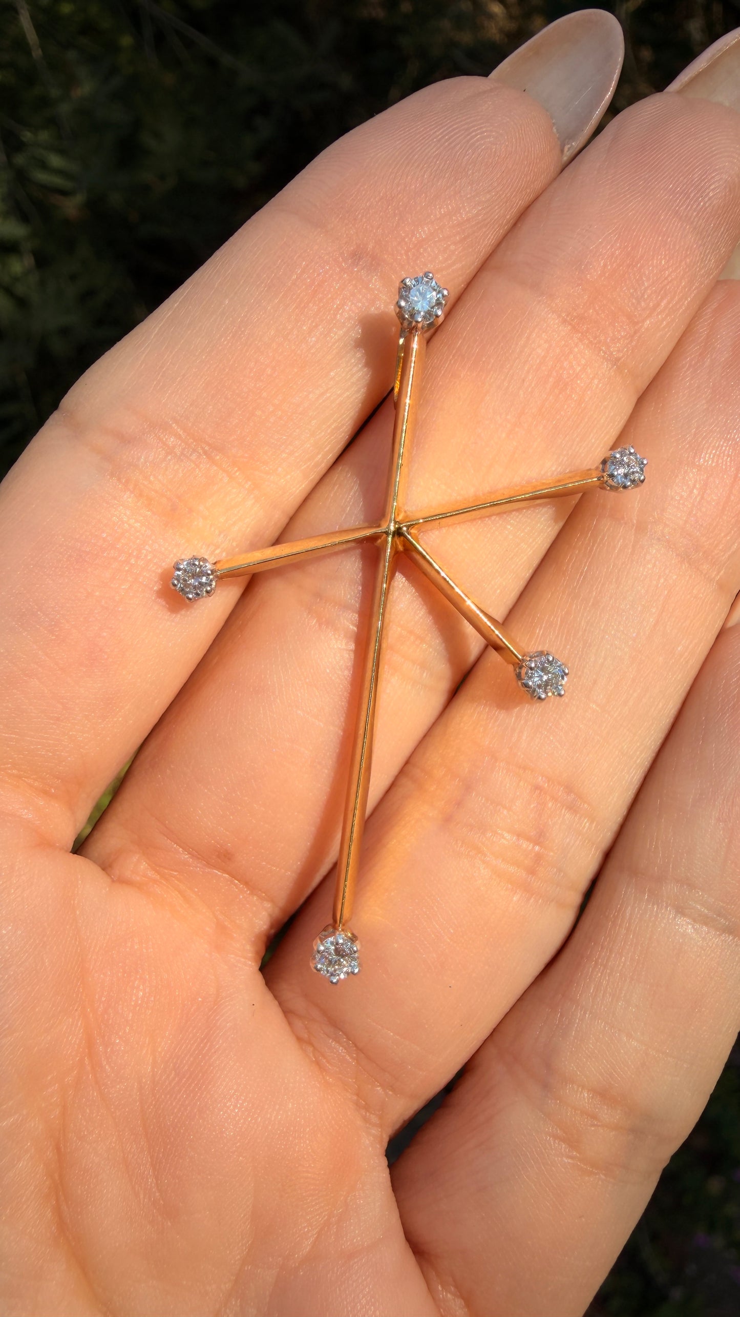 Vintage yellow 18K approx .3 ctw diamond southern cross constellation pendant