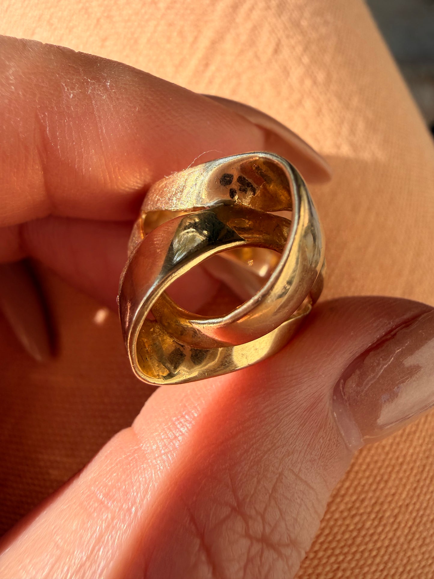 Vintage yellow 14K gold knot ring, size 6