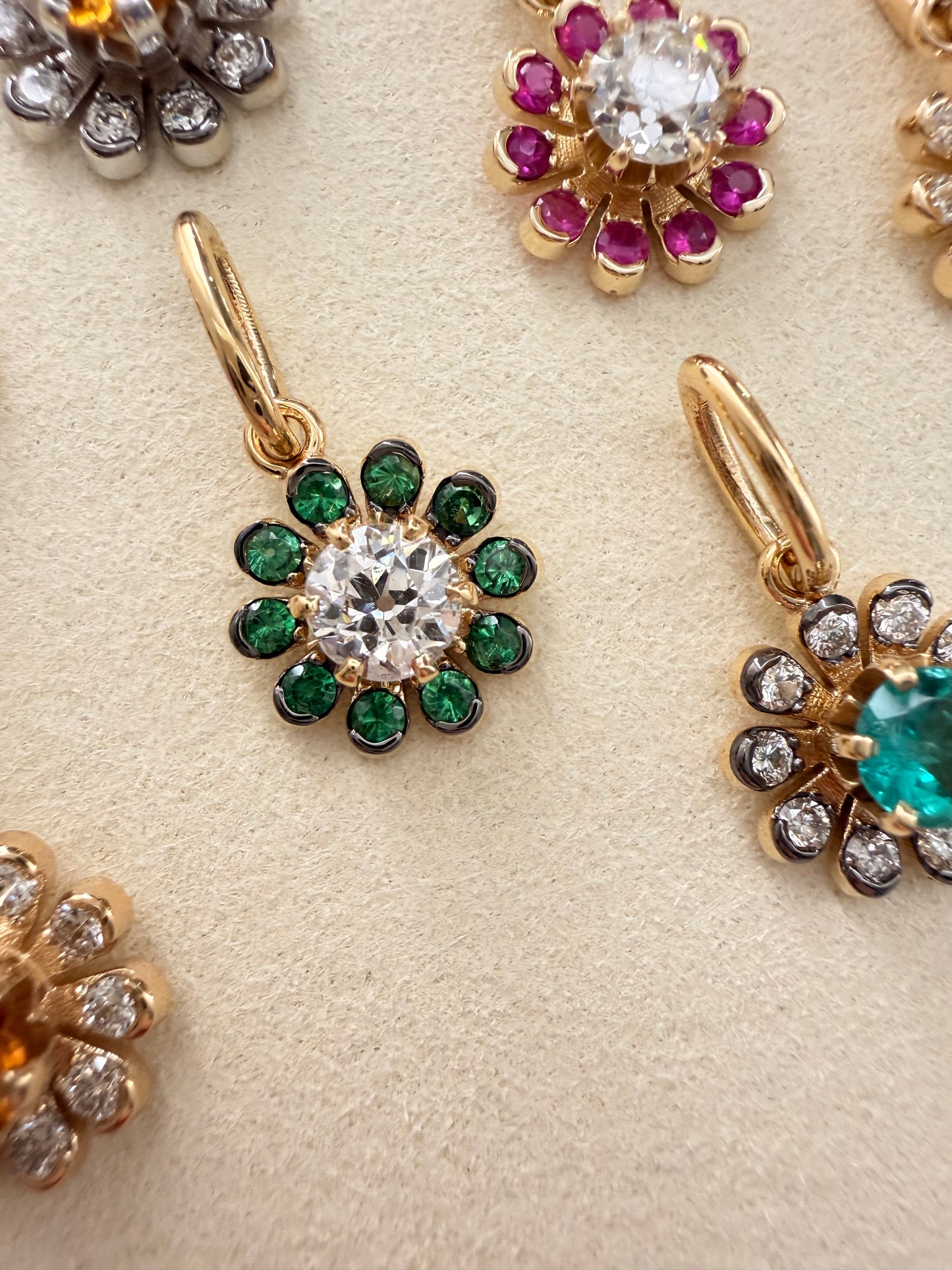 3GOG Natural Antique Diamond Garden Party Flower Pendant 18K - Release 4