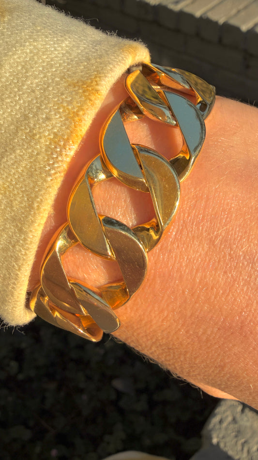 Vintage yellow 18K solid wide curb bracelet with continuous clasp, 8 inch (fits like 7.25 inch)