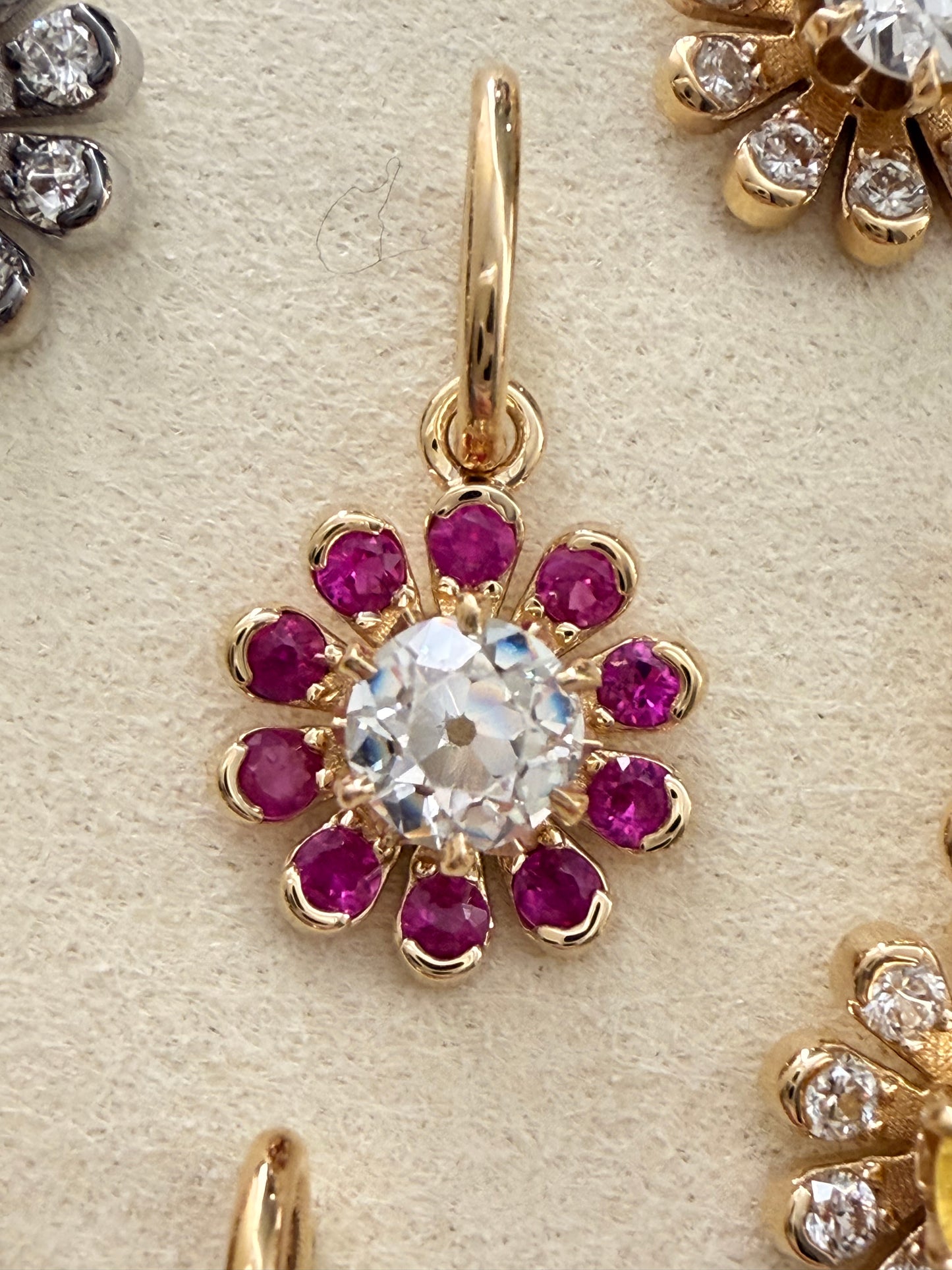 3GOG Natural Antique Diamond Garden Party Flower Pendant 18K - Release 4
