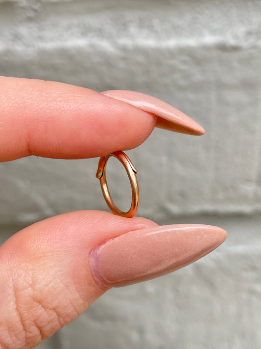 [PRIVATE] Antique rosy 14K split ring