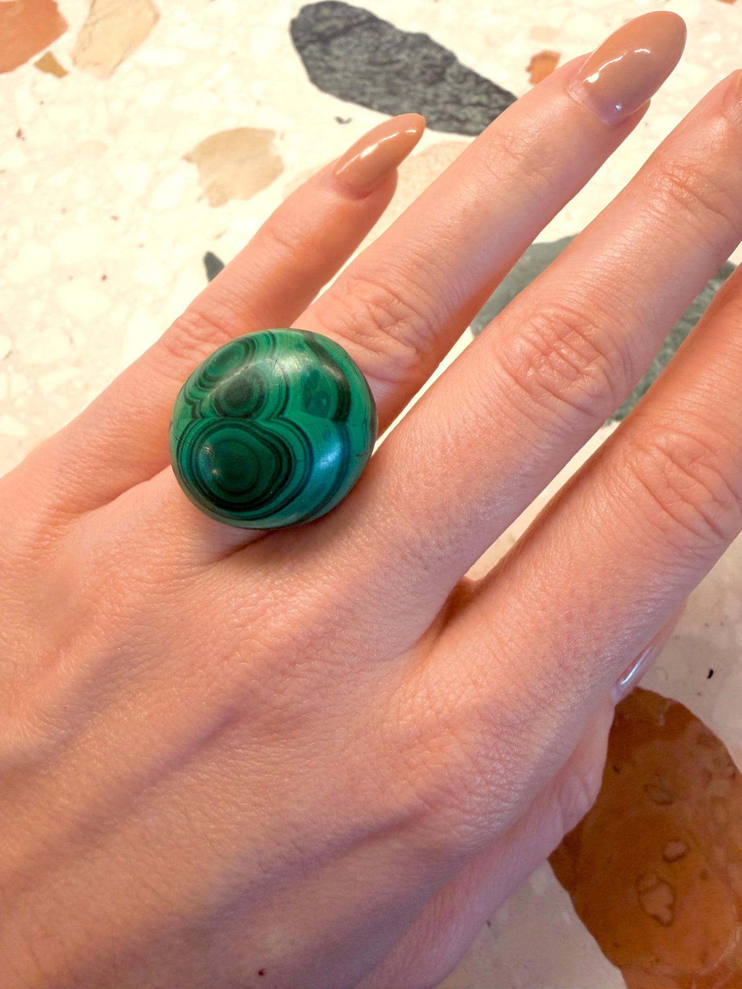 Antique yellow 14K engraved malachite button ring, size 6.5-6.75