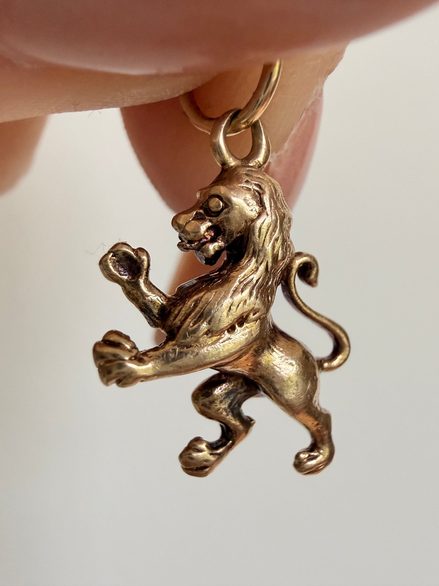 Vintage 9K/14K lion rampant charm
