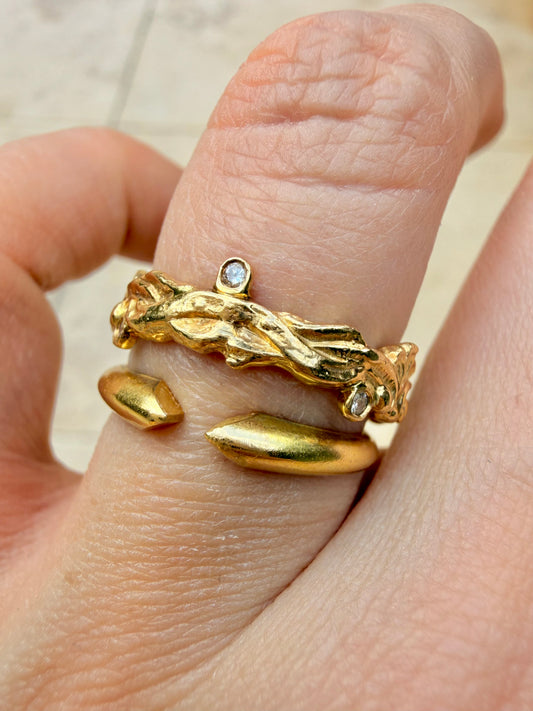 Vintage yellow 14K eternity ring with snakes, flora, shell details and .03ctw diamonds, size 6.5