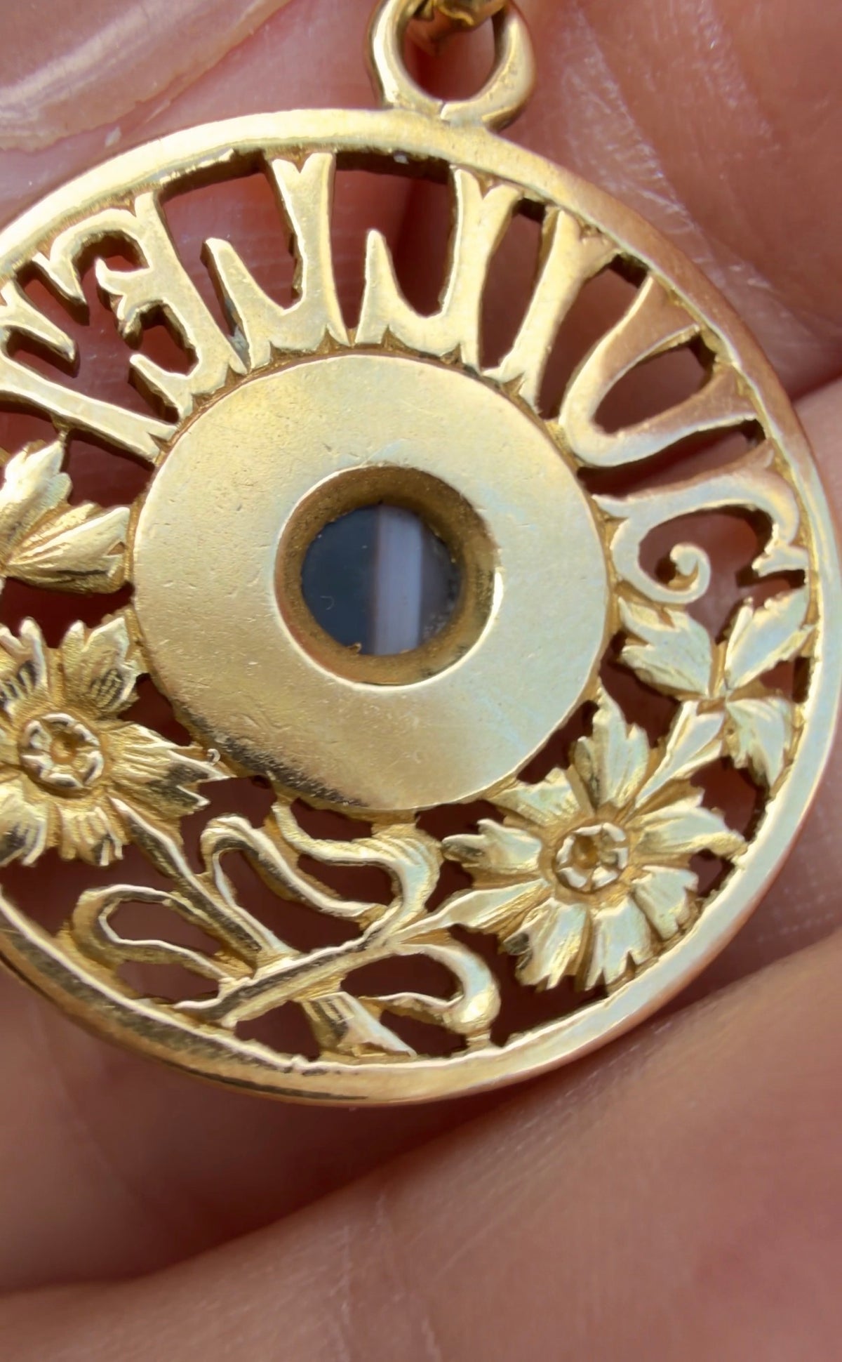 Antique yellow 18K circa 1900-1910 French agate Juillet 'July' birth month pendant