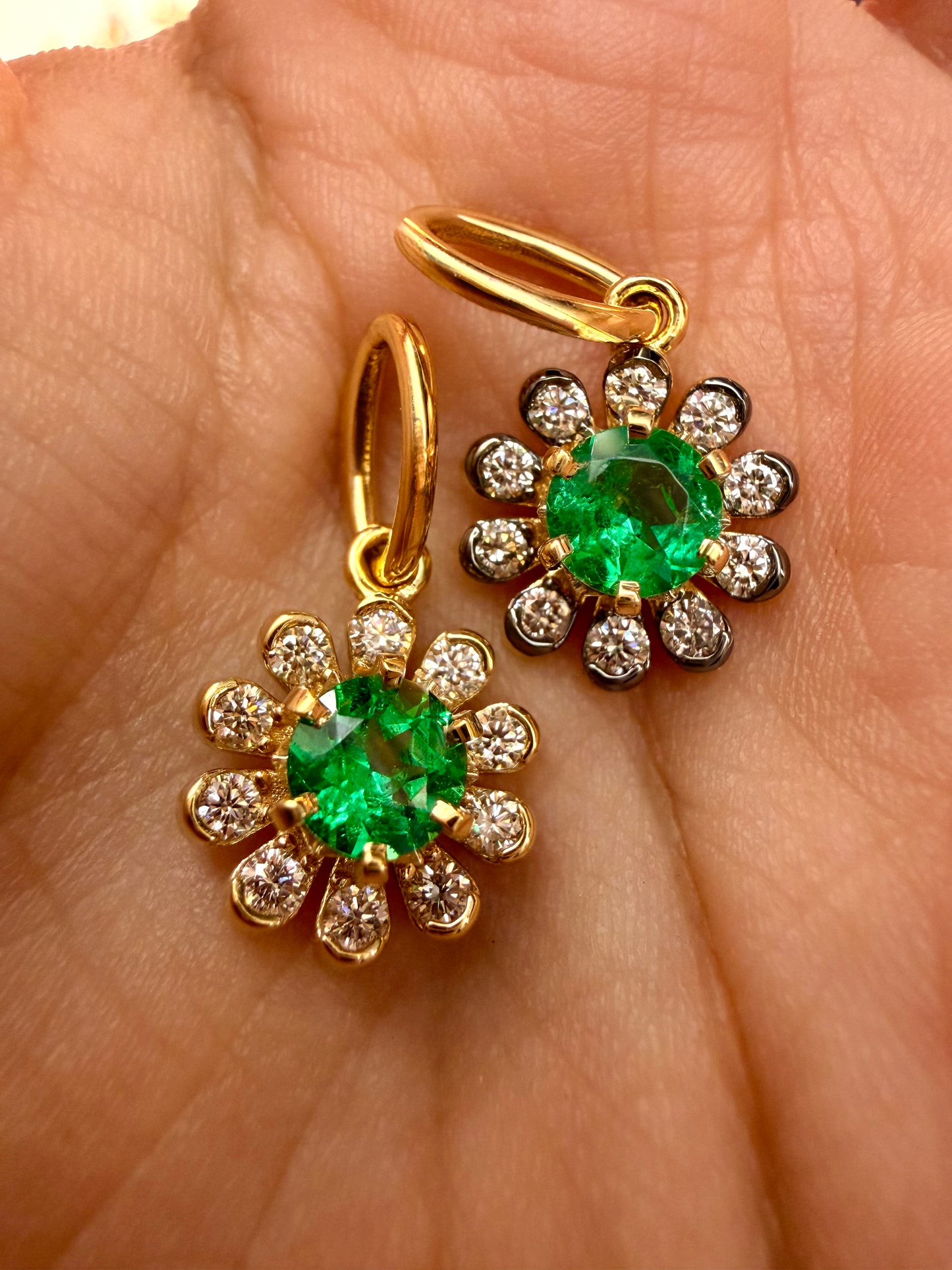 3GOG Natural Colombian Emerald and Diamond Garden Party Flower Pendant 18K - Release 4
