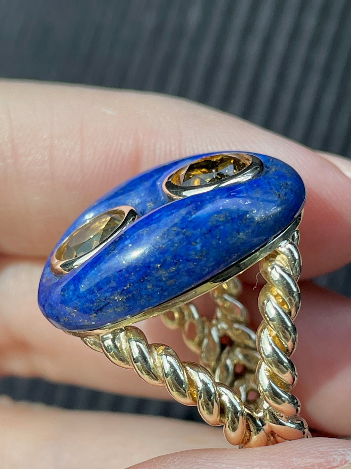 Vintage 14K Carved Lapis and approx 1.6 ctw Citrine Mariner Link Statement Ring, size 6.25