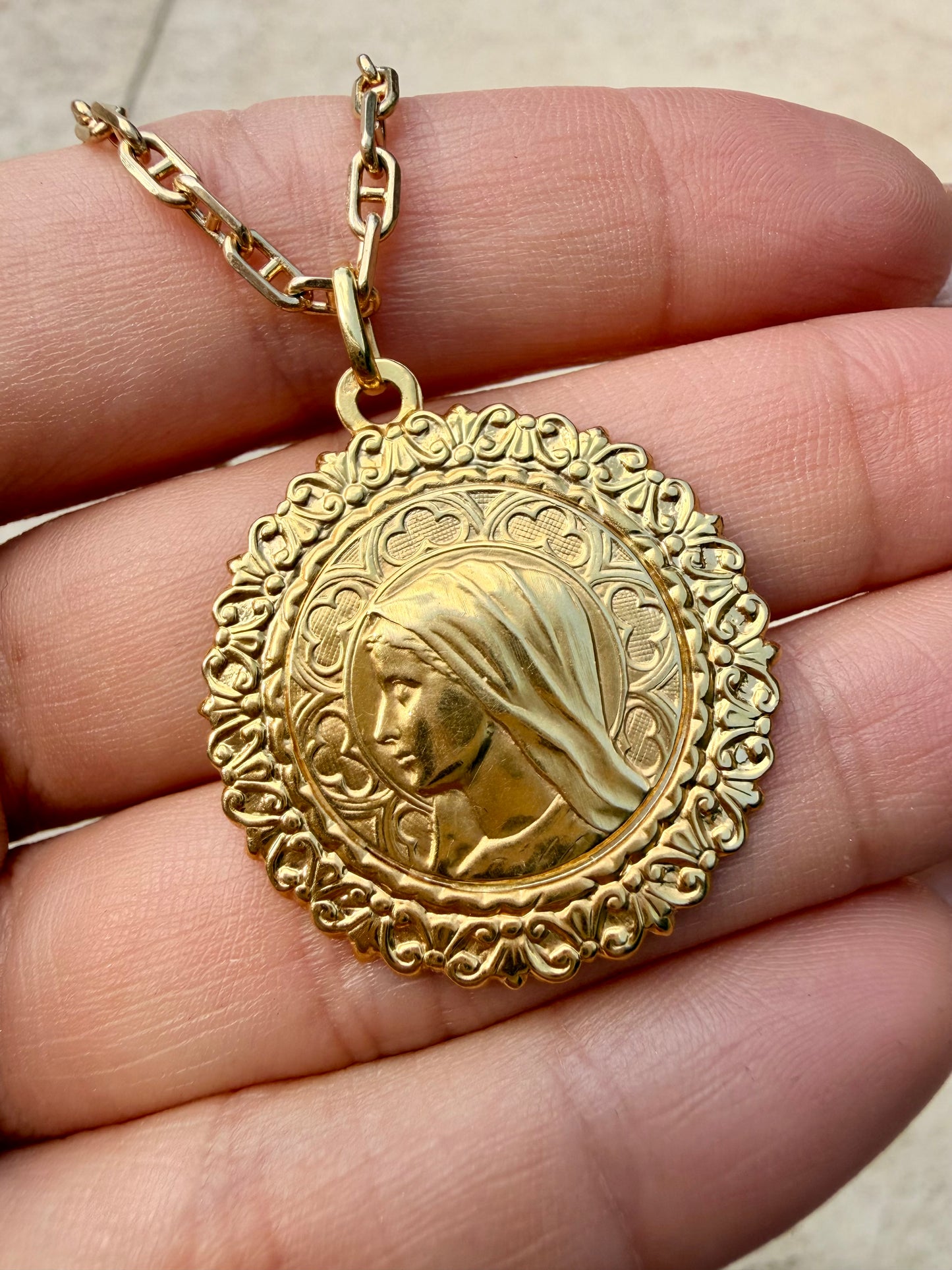 Vintage French 18K gold Mary medallion pendant