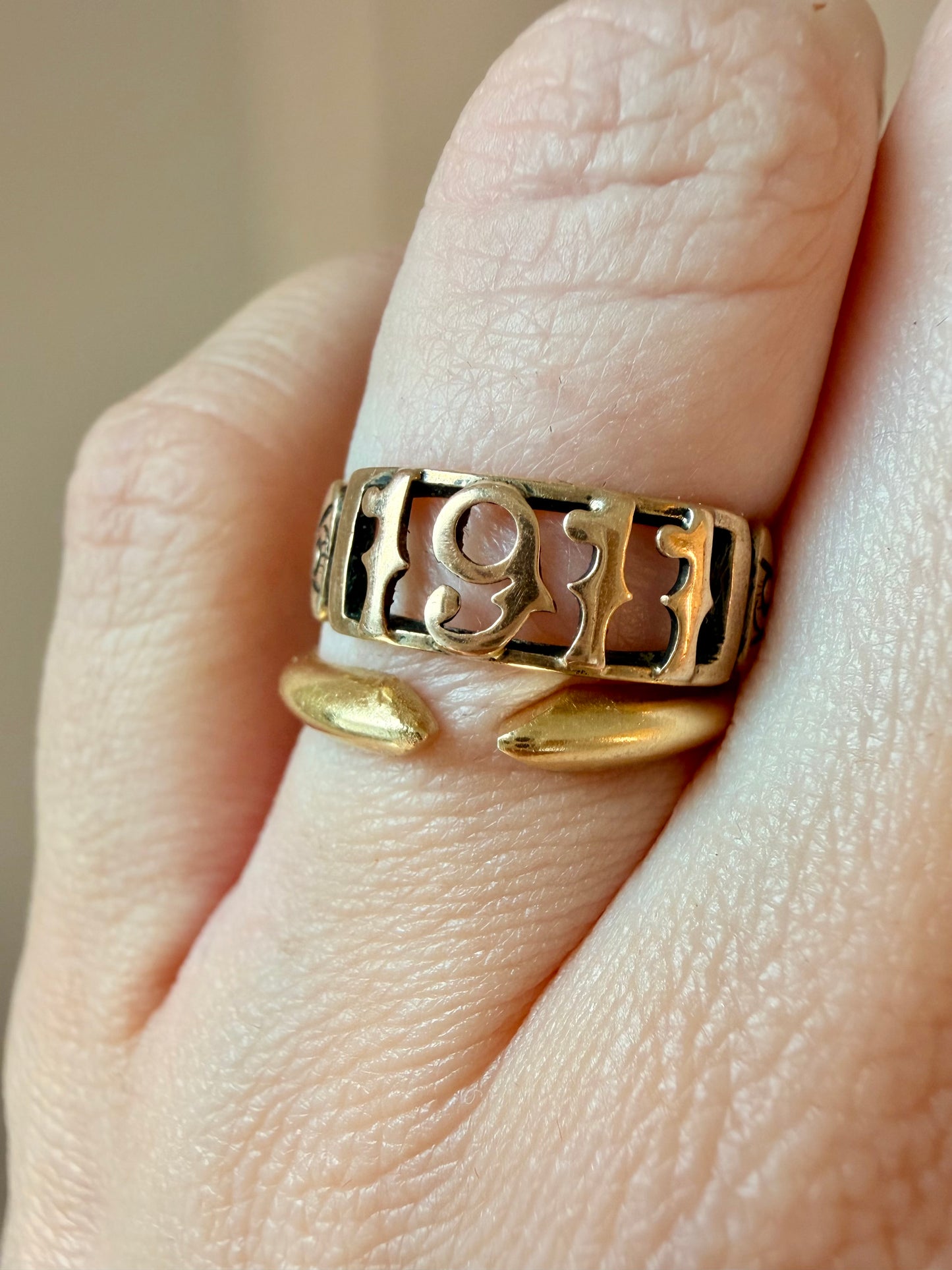 Antique rosy yellow 10K gold 1911 date band, size 6