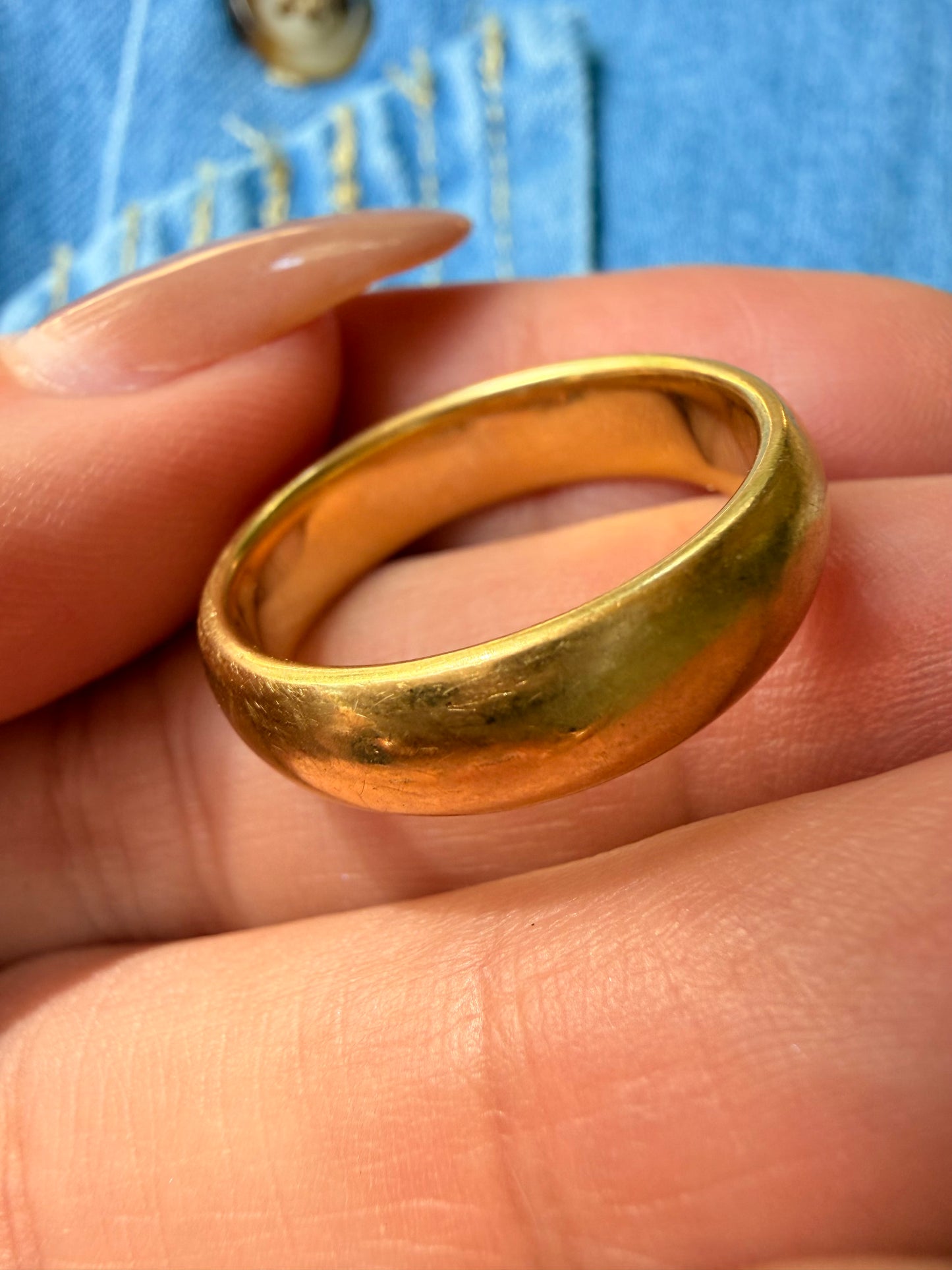Vintage yellow 18K Tiffany and Co round band, size 8.25