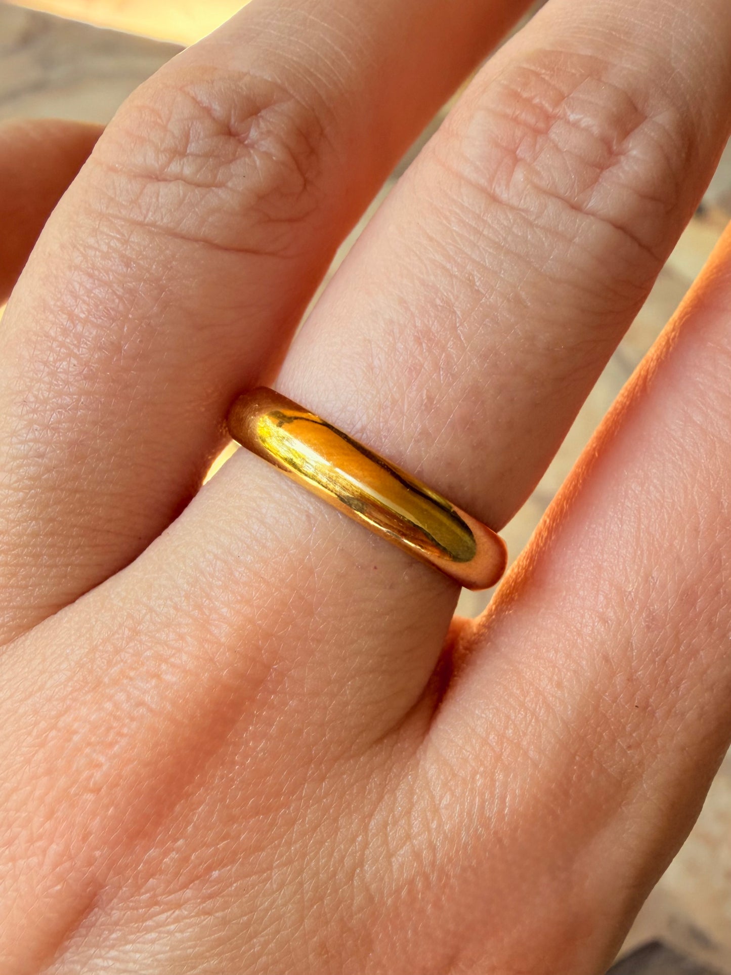 Vintage yellow 18K gold Van Cleef & Arpels donut band, size 6.5 fit