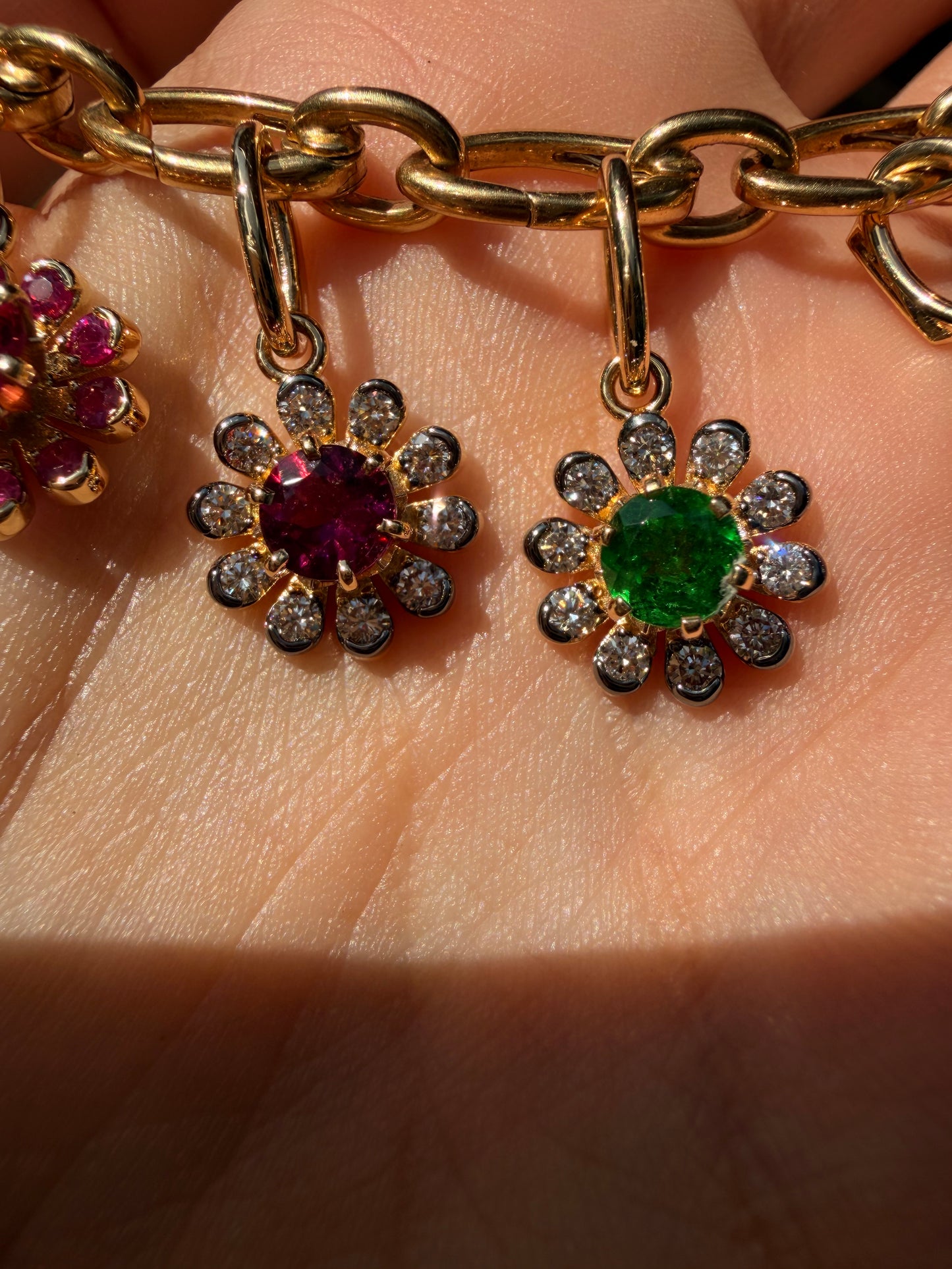 3GOG Natural Tsavorite Garnet and Diamond Garden Party Flower Pendant 18K