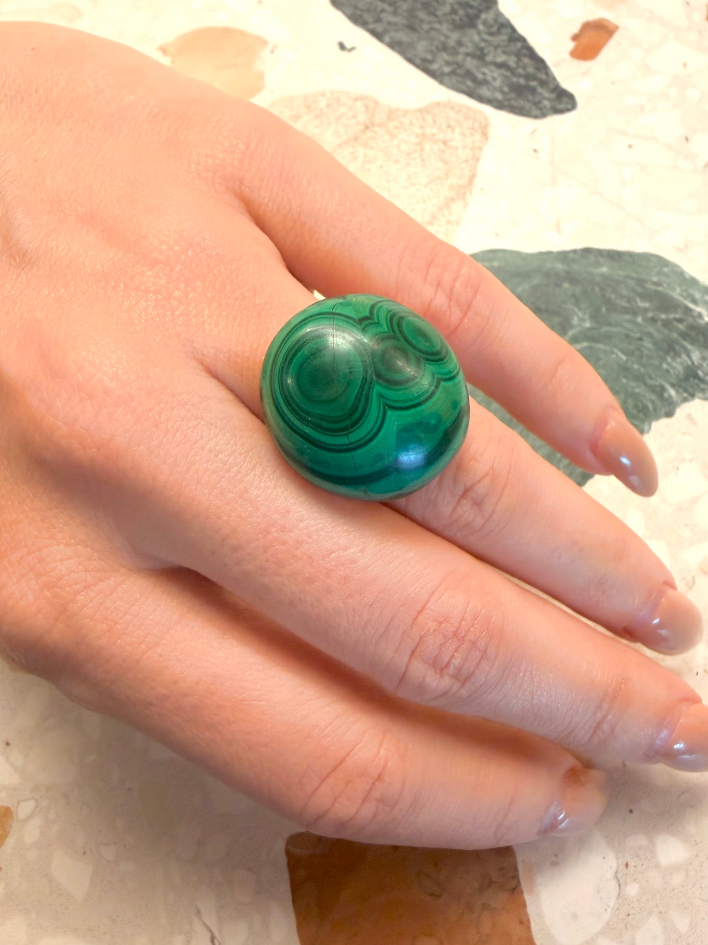 Antique yellow 14K engraved malachite button ring, size 6.5-6.75