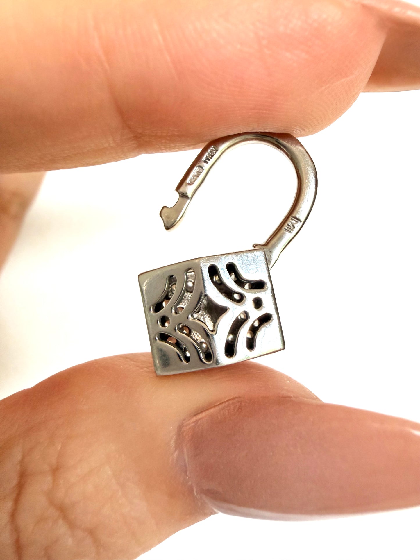 Vintage white 14k operating .11ctw diamond padlock