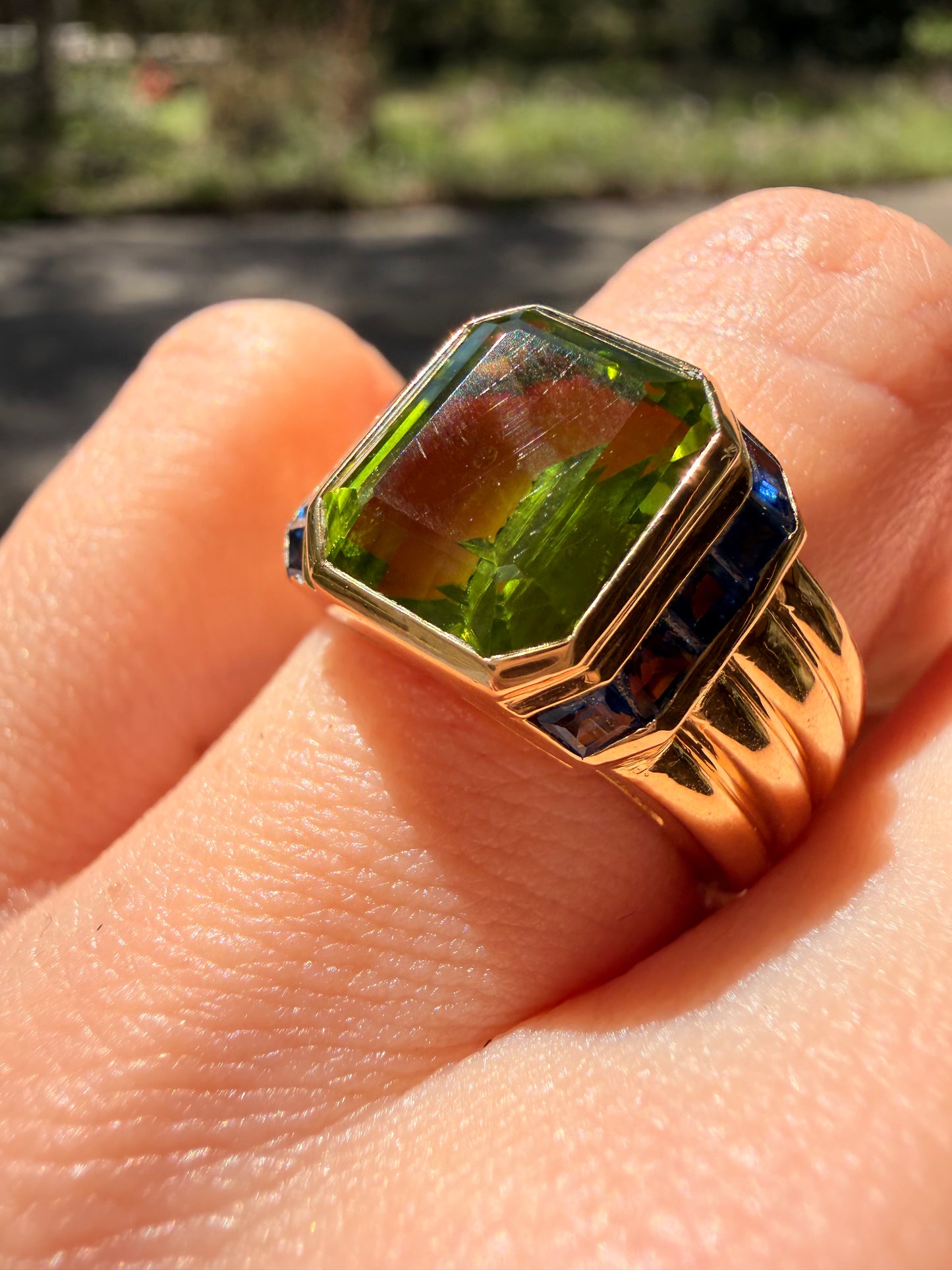 Vintage Bvlgari yellow 18K peridot and blue sapphire ring, size 6