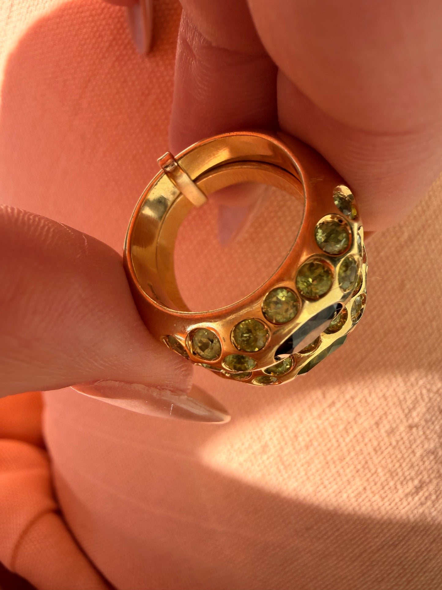 Vintage yellow 18K gold peridot and iolite domed rings with over 4.6ctw, size 6-6.25