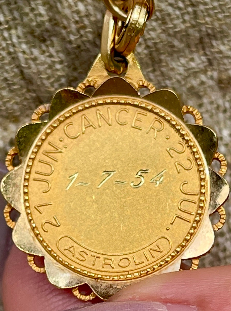 Vintage yellow 18K gold Augis Cancer crab pendant