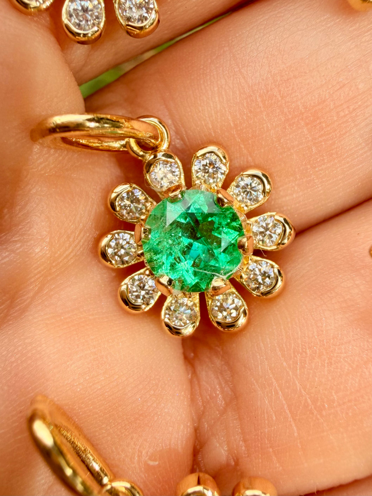 3GOG Natural Colombian Emerald and Diamond Garden Party Flower Pendant 18K - Oct 2026 drop