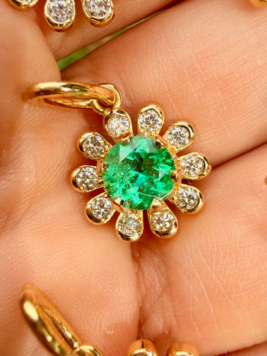 3GOG Natural Colombian Emerald and Diamond Garden Party Flower Pendant 18K - Oct 2026 drop