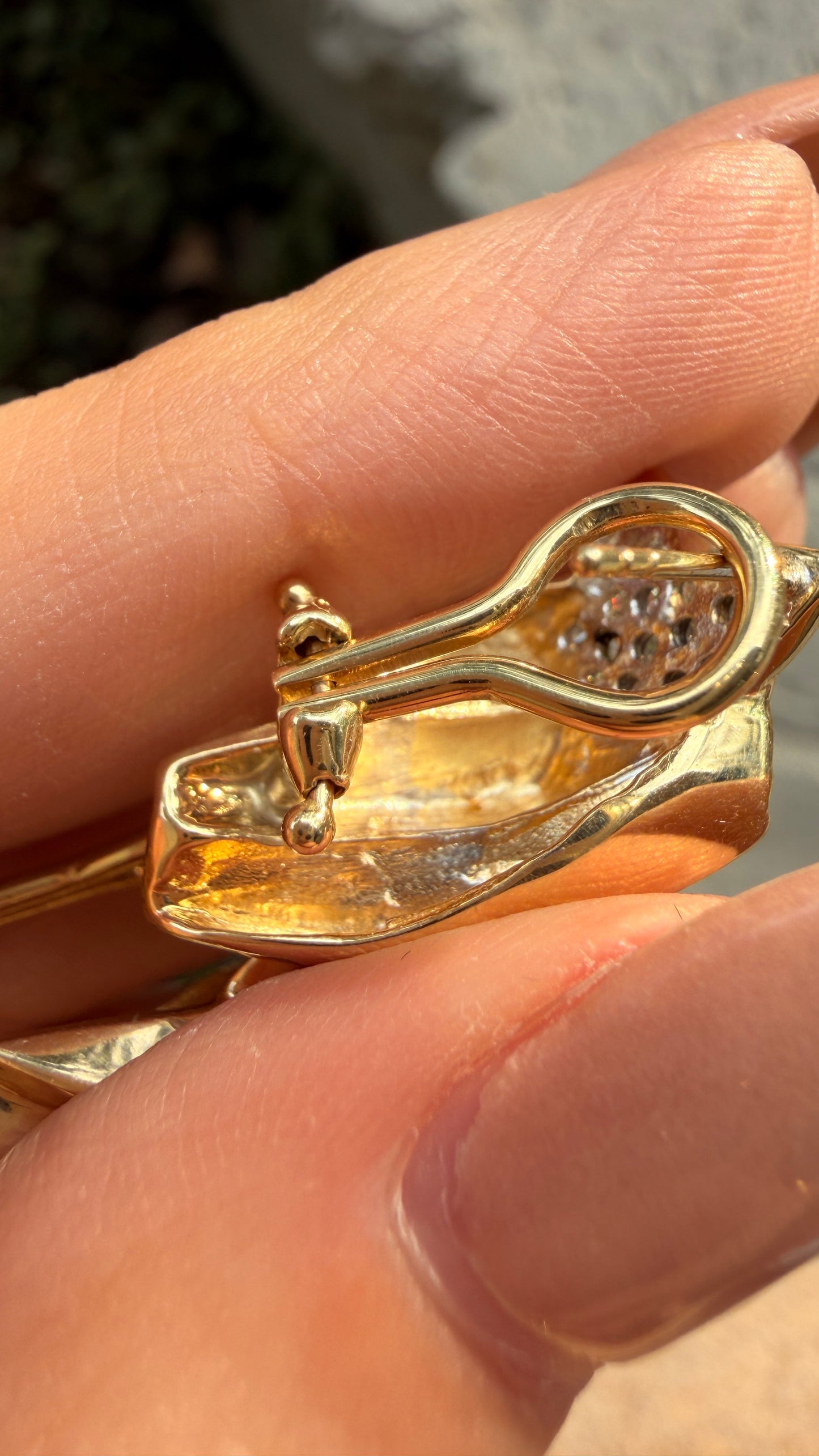 Vintage 14K approx .32ctw diamond shooting stars omega back earrings