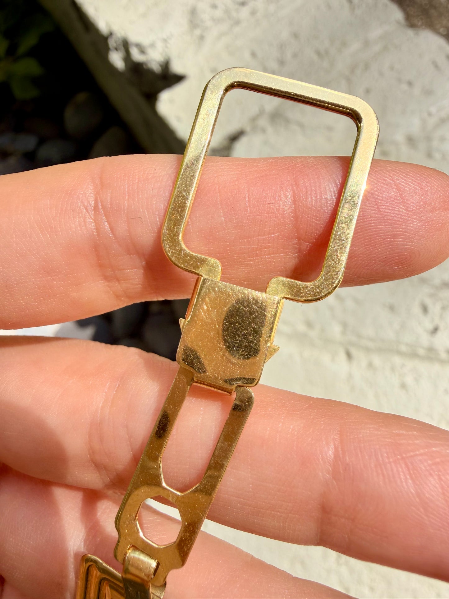 Vintage yellow 18K gold keychain or charm holder and extender