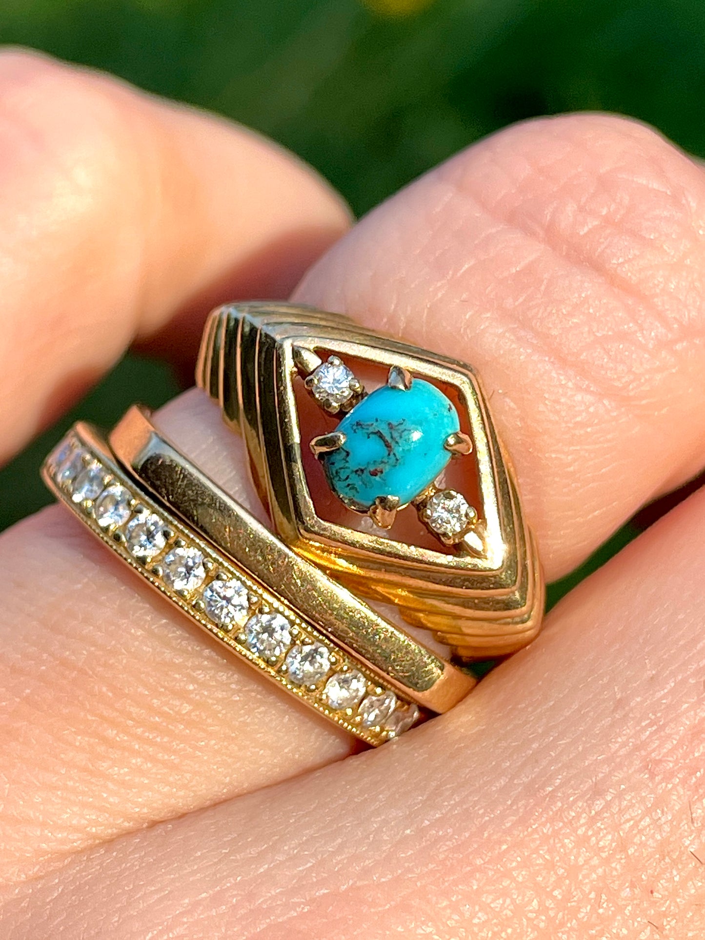 Vintage yellow 14K turquoise and .04 ctw diamond ribbed angular ring, size 5.75