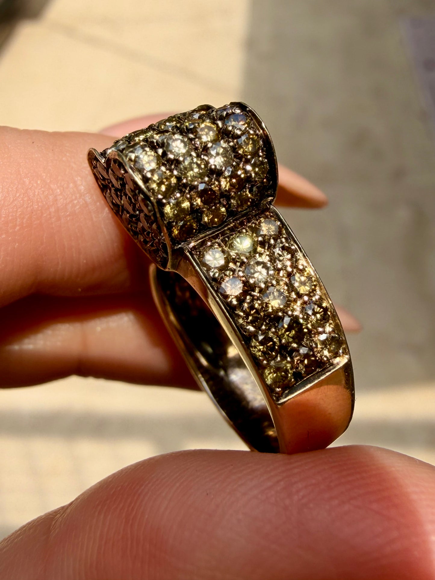 Vintage 18K gold approx 1.6ctw warm diamond heart profile ring, size 5.5
