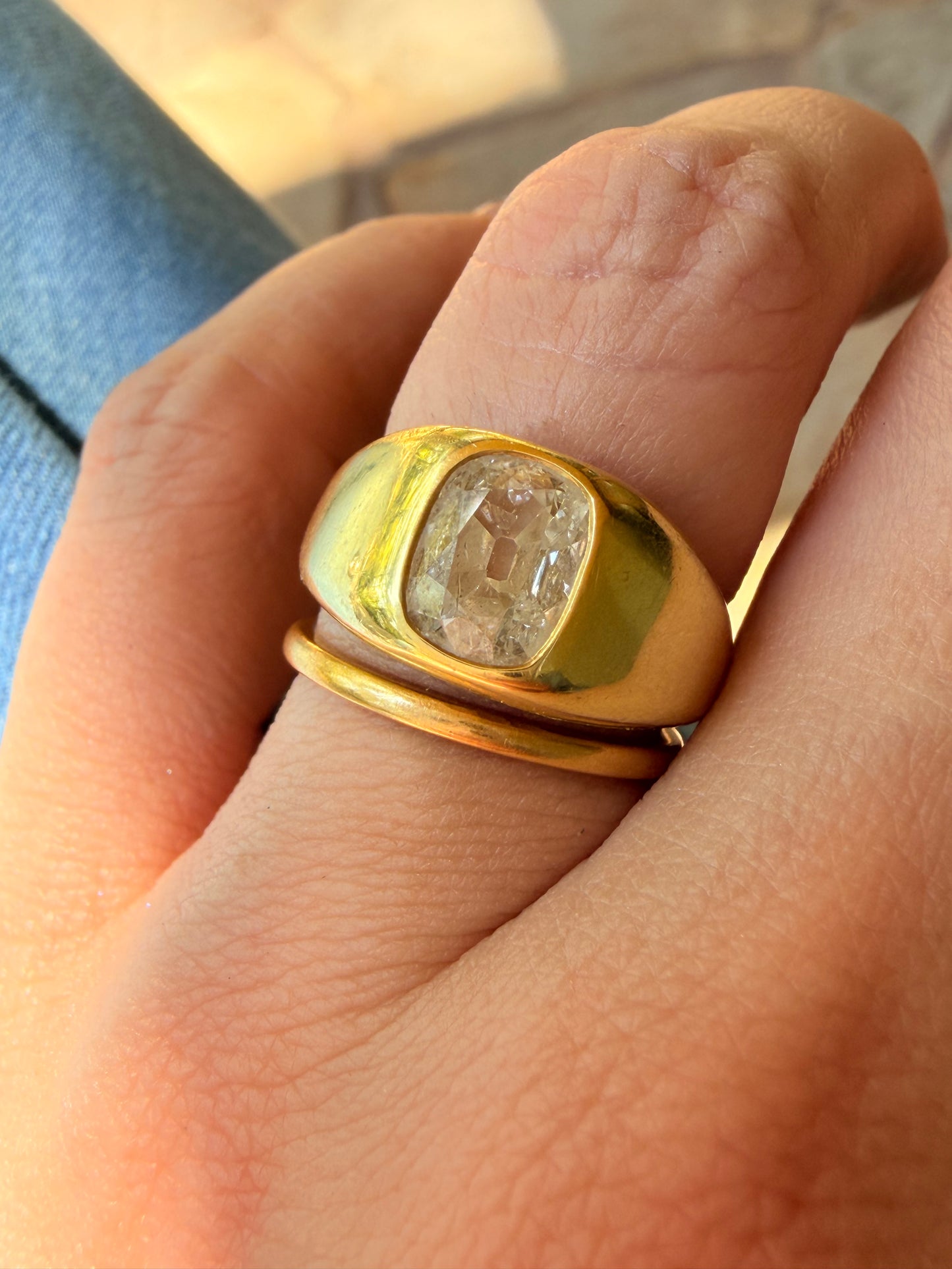 Vintage yellow 18K gold flat simple band, size 6