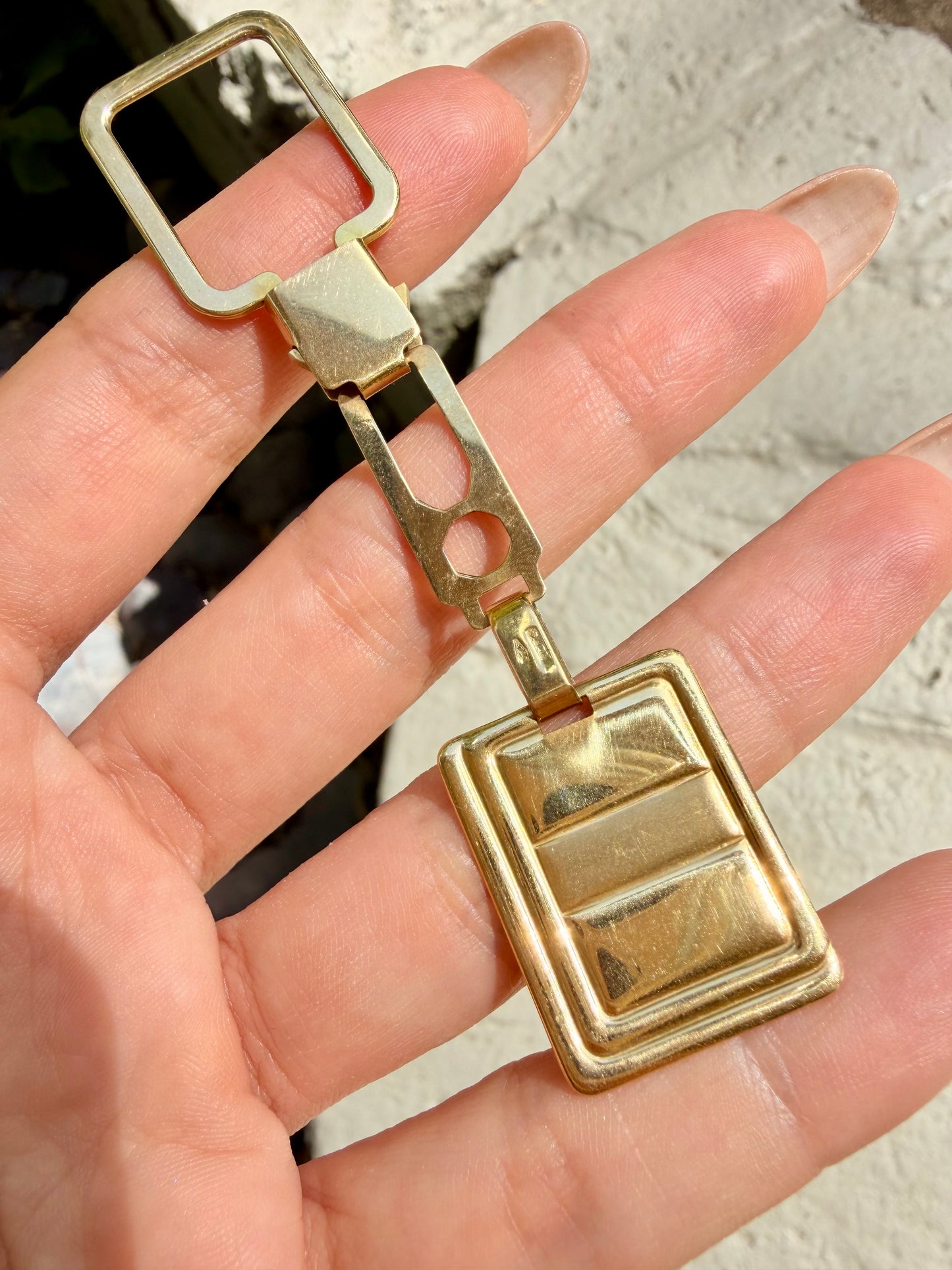 Vintage yellow 18K gold keychain or charm holder and extender