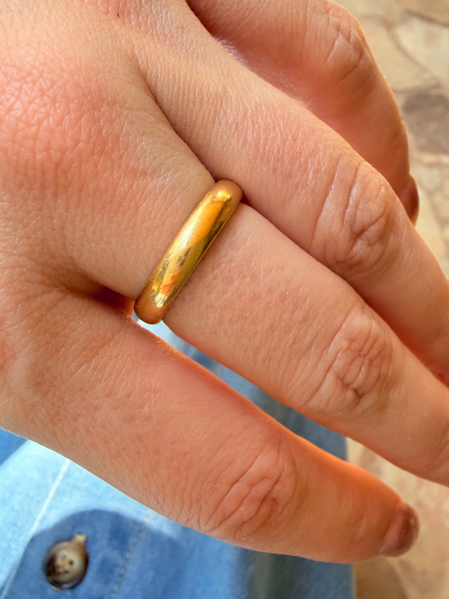 Antique yellow 18K round band, size 7-7.25