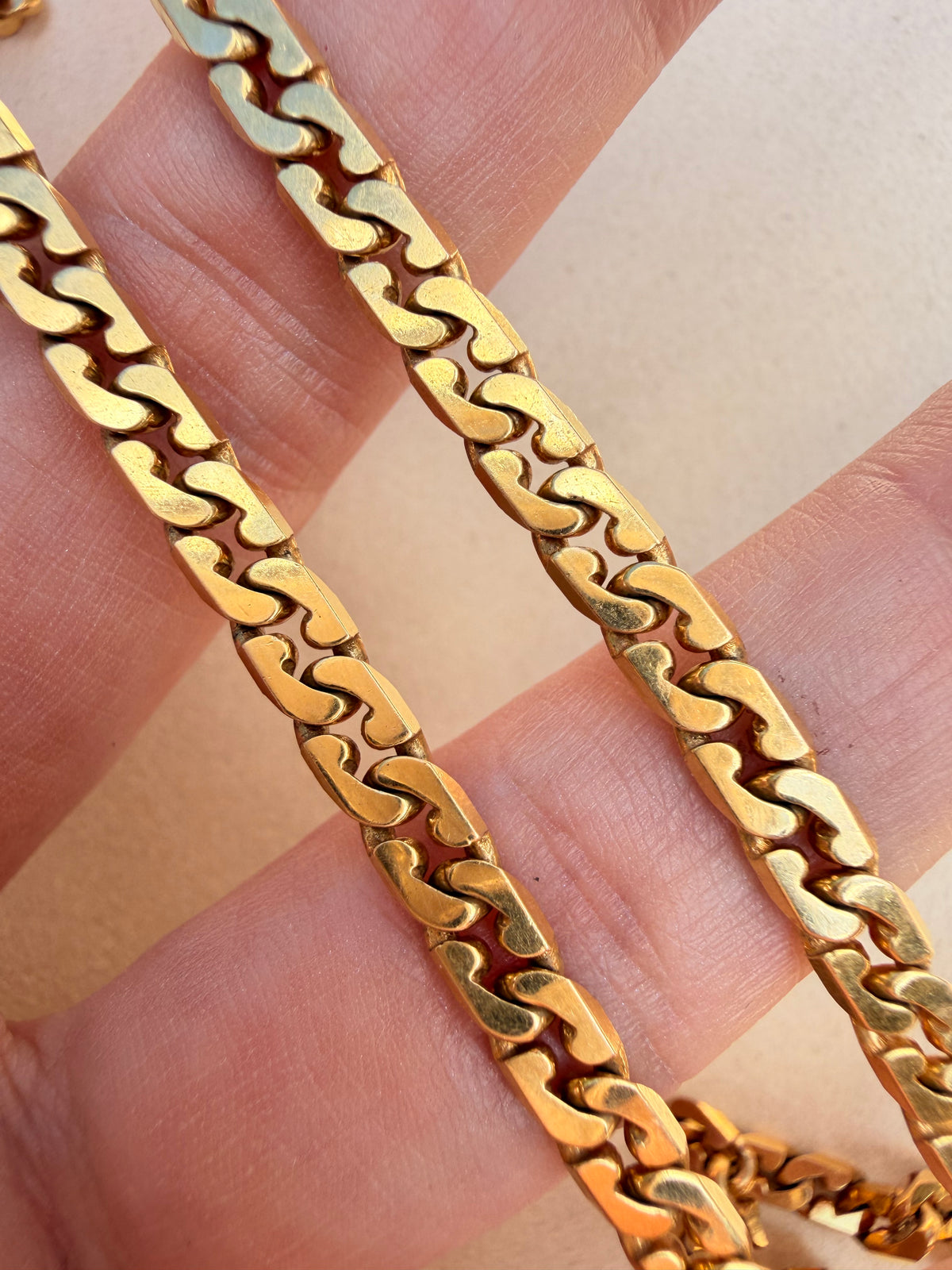 Vintage yellow 14K beard link curb chain with push clasp, 17.75 inch