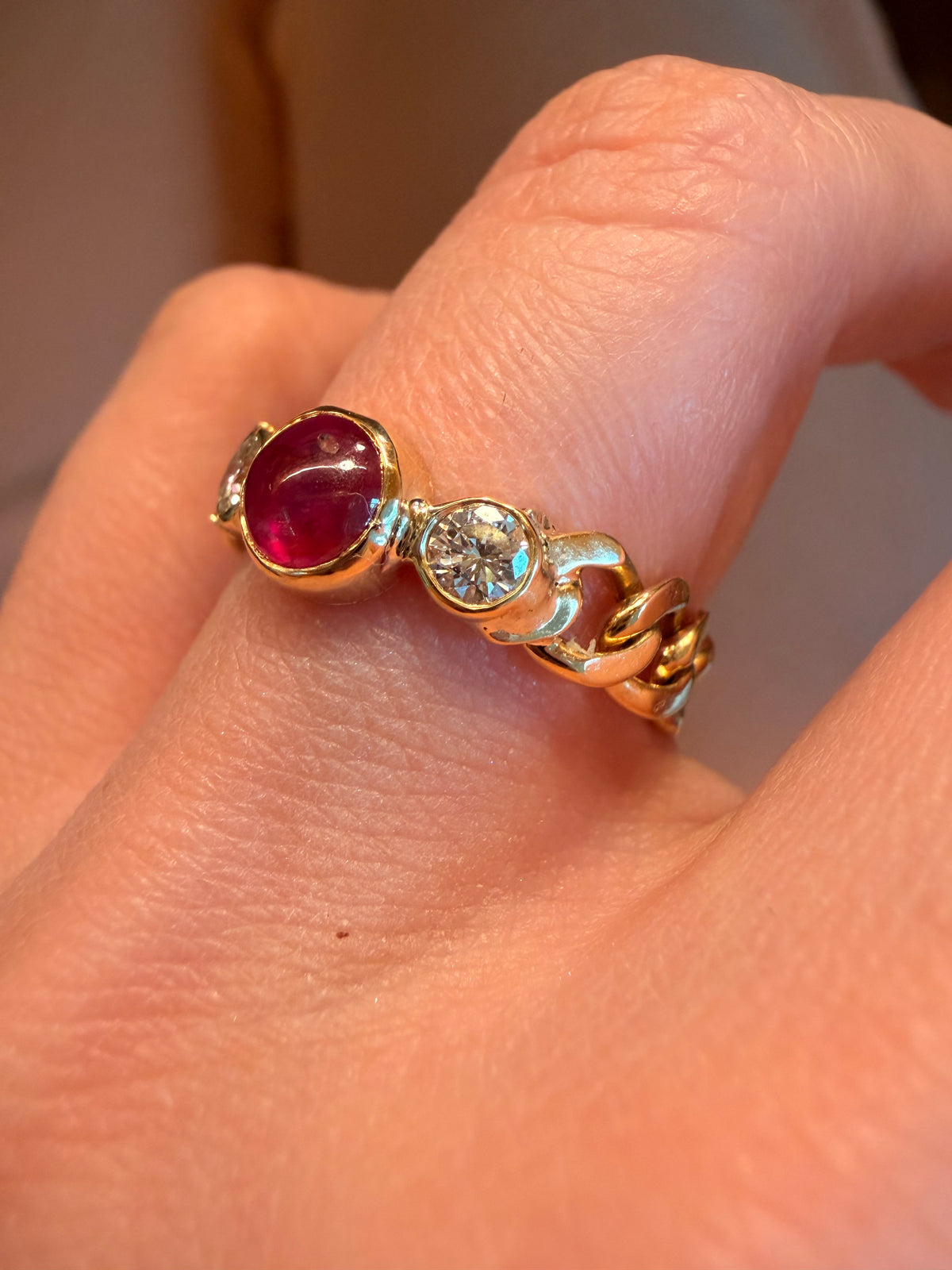 Vintage yellow 18K solid curb chain ring with .3ctw natural Ruby cabochon and .3ctw diamonds, size 6.25-6.5